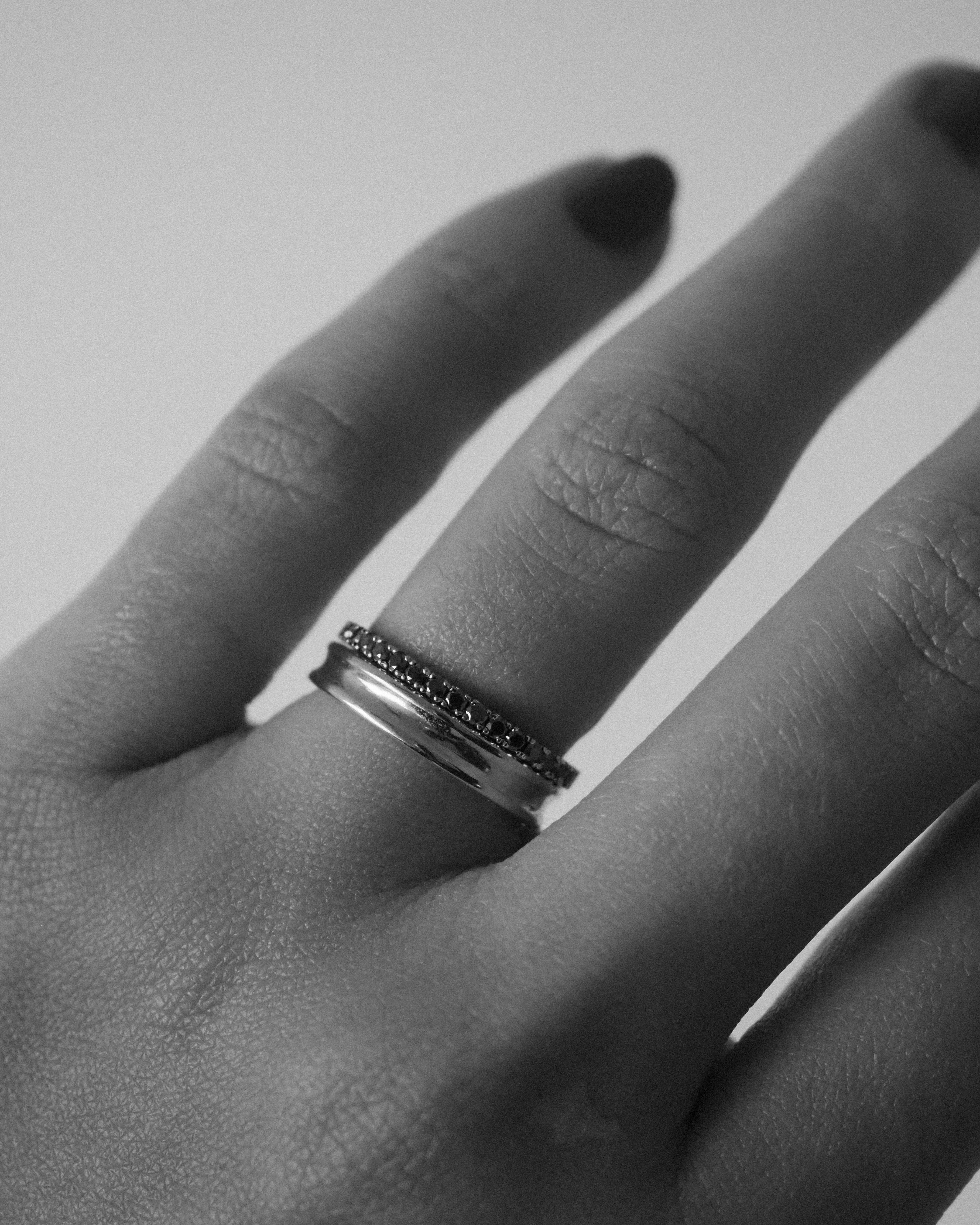 CASTLE RING - BLACK DIAMONDS