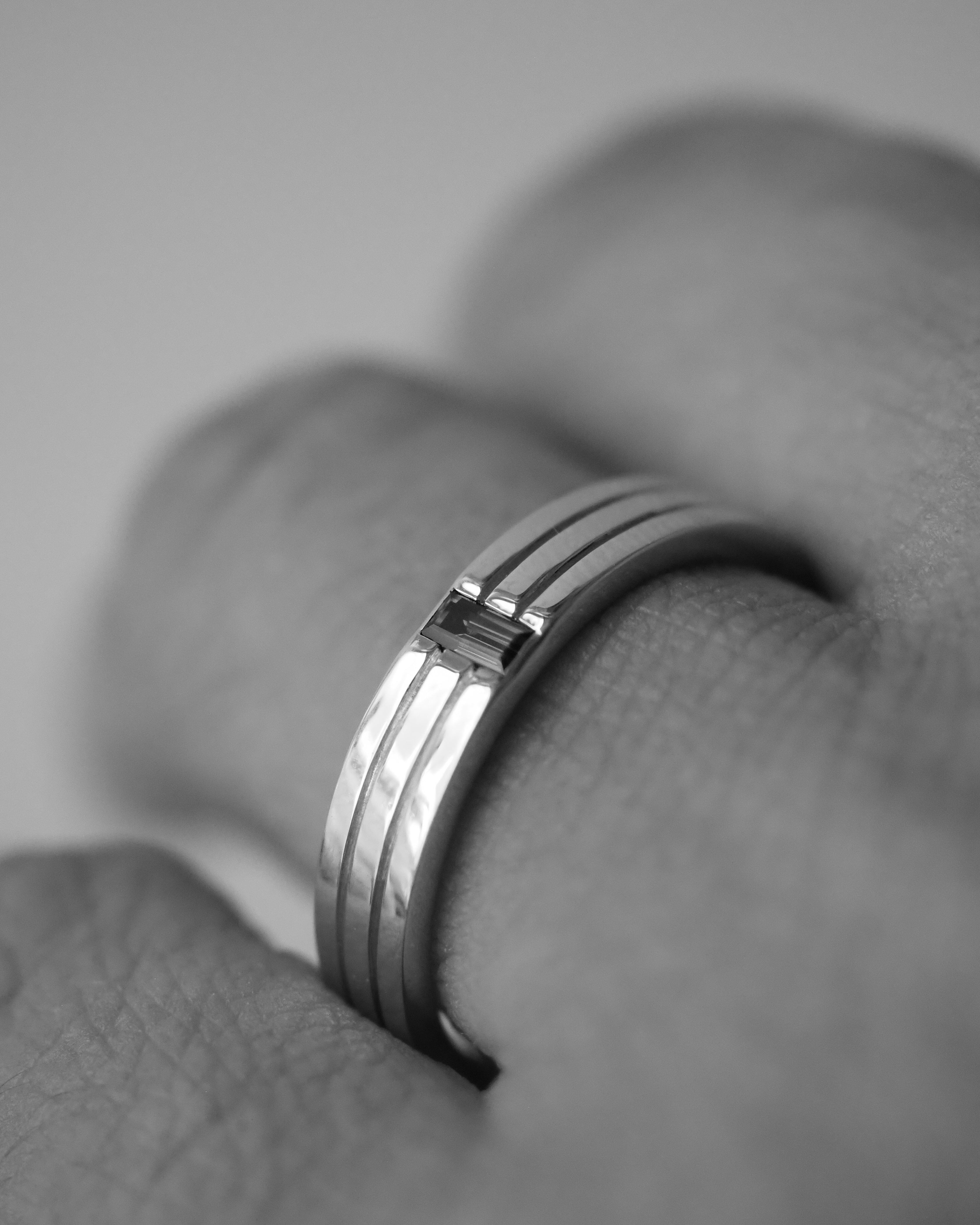 BAGUETTE BLUE SAPPHIRE RING