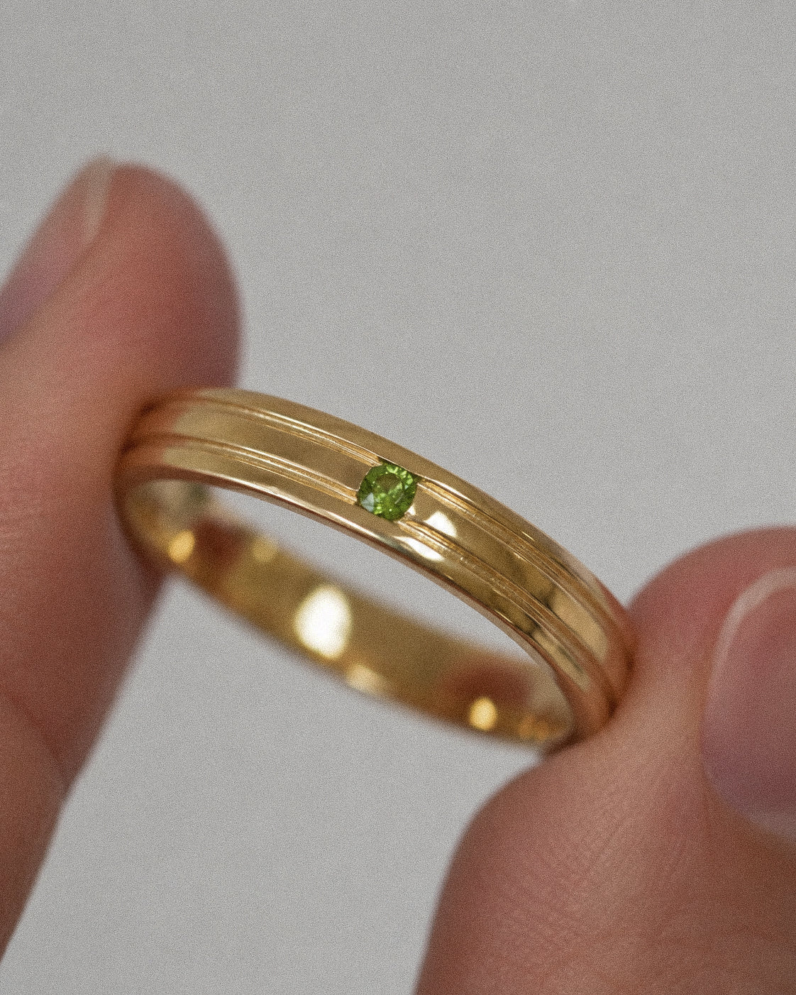 2017 RING WITH PERIDOT