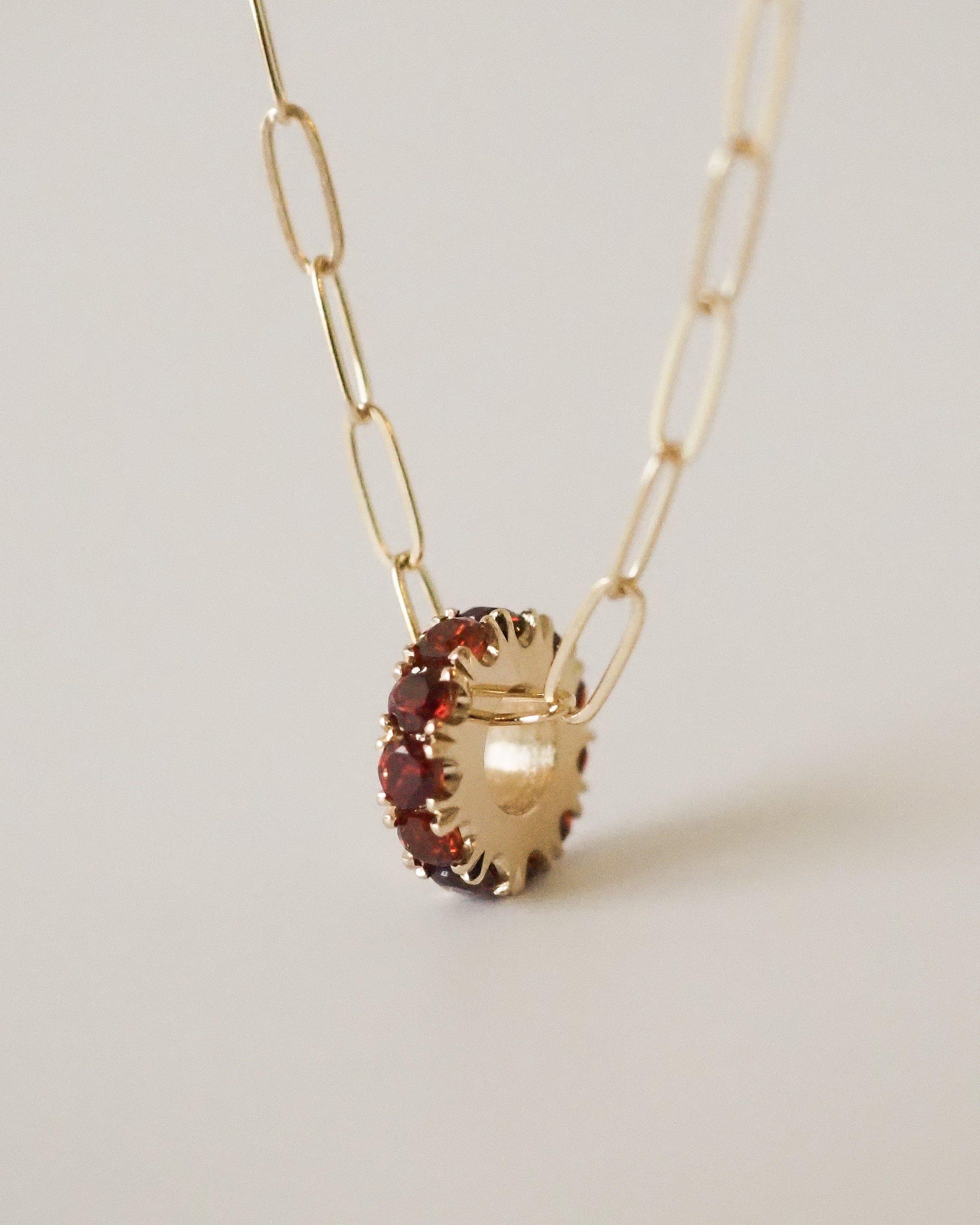 THE RONDELLE GARNETS