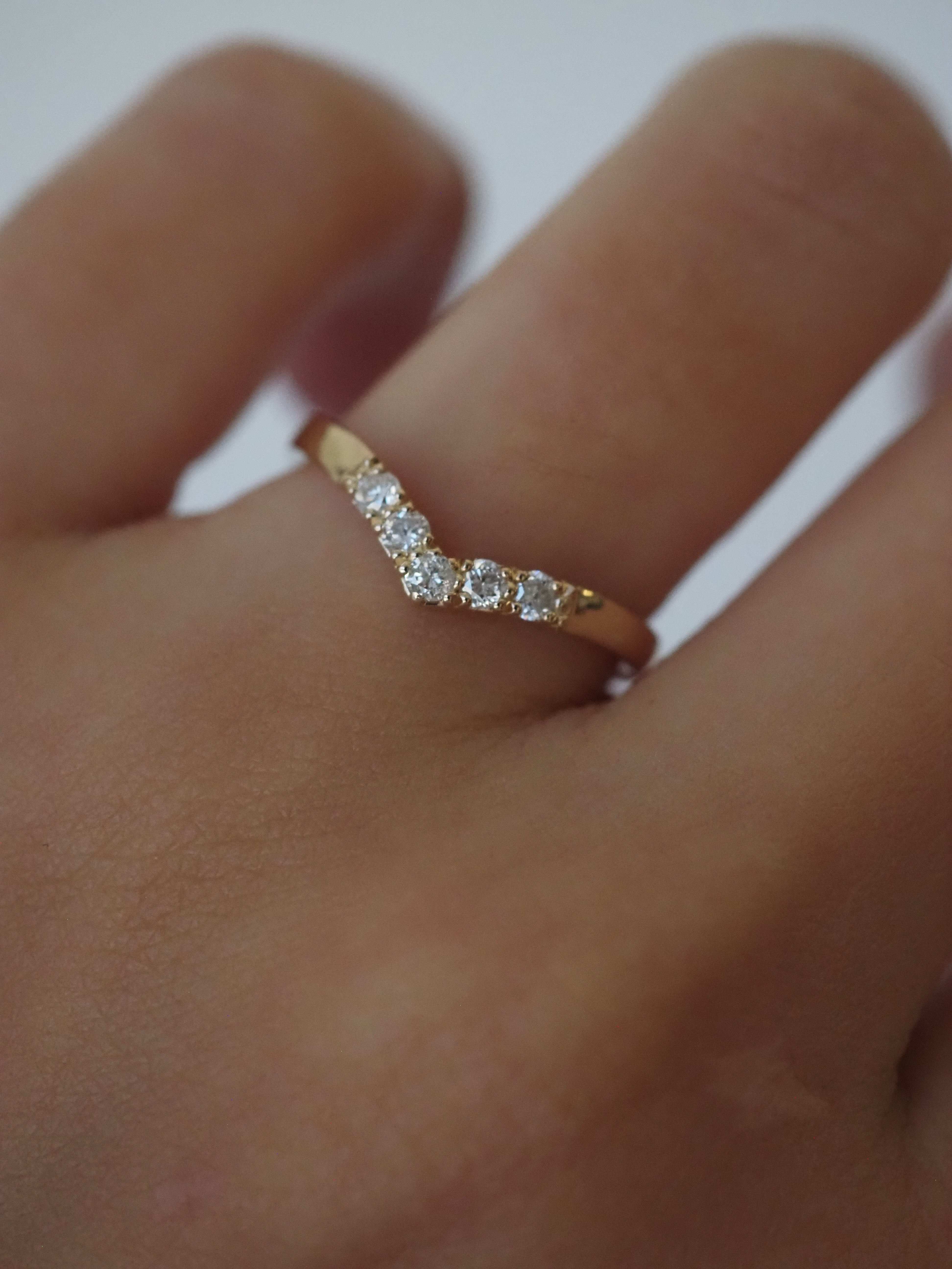 VICTORIA 5 DIAMONDS RING