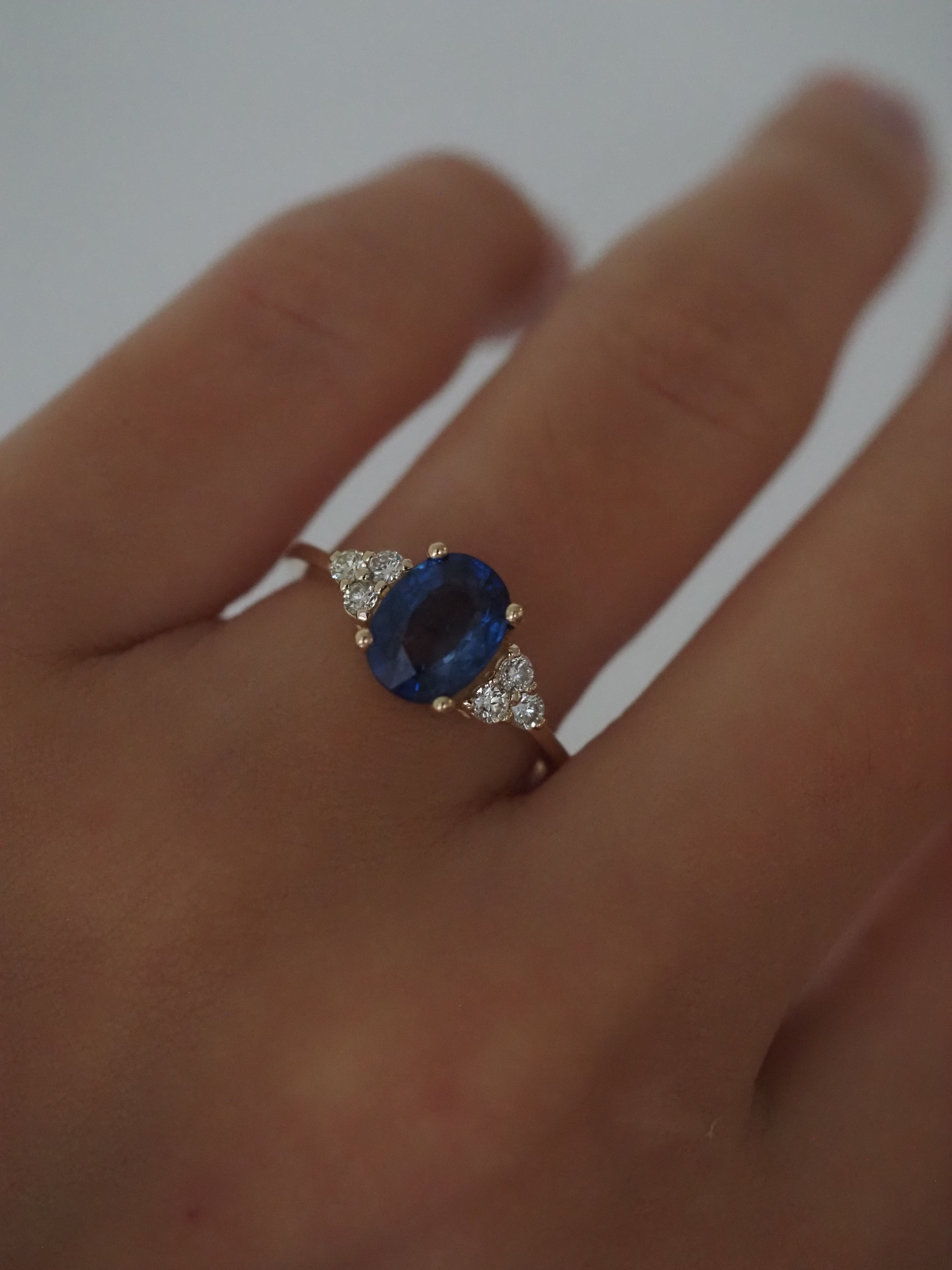 SAPPHIRE AND DIAMONDS ENGAGEMENT RING