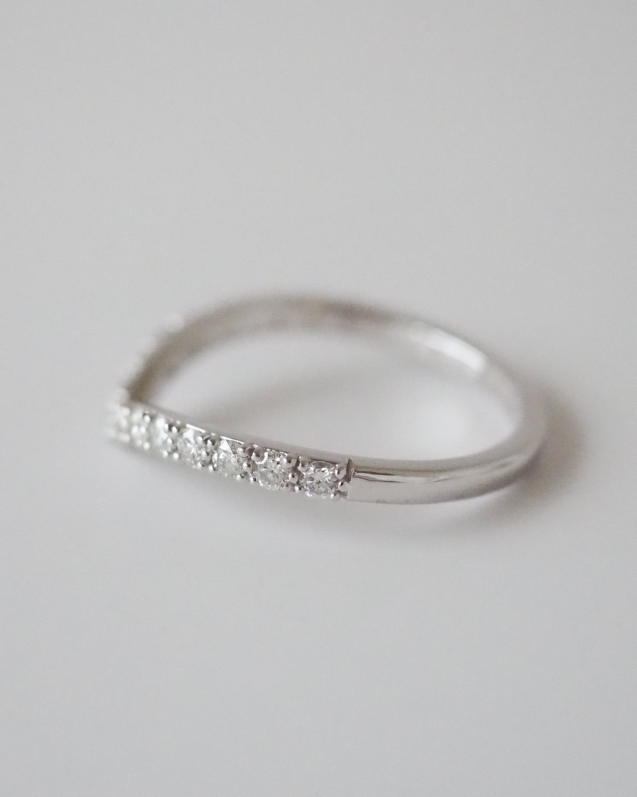 VICTORIA RING - WHITE GOLD
