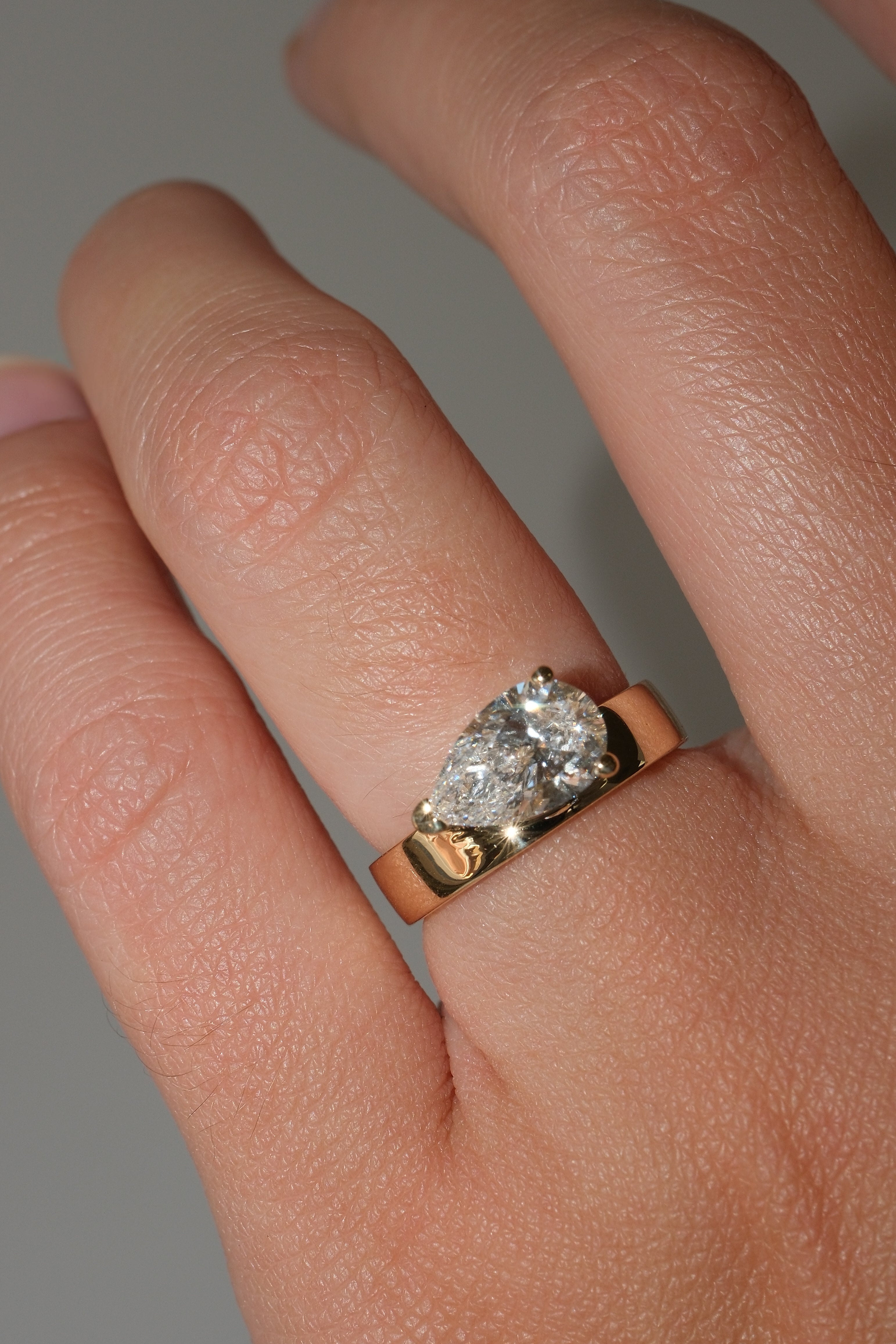 ANOUK RING - ~1.25ct - 4mm