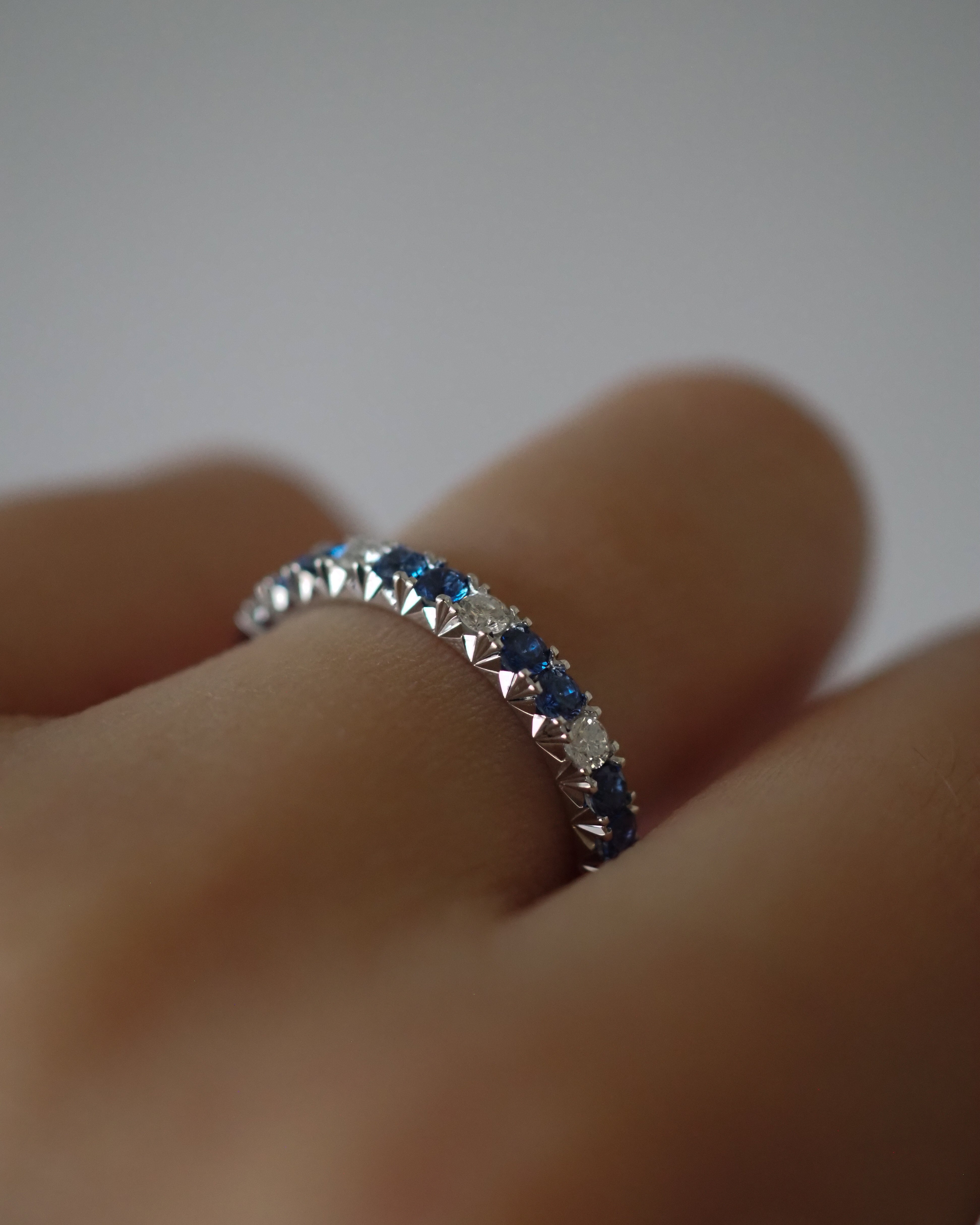 DIAMONDS & SAPPHIRES - WHITE GOLD