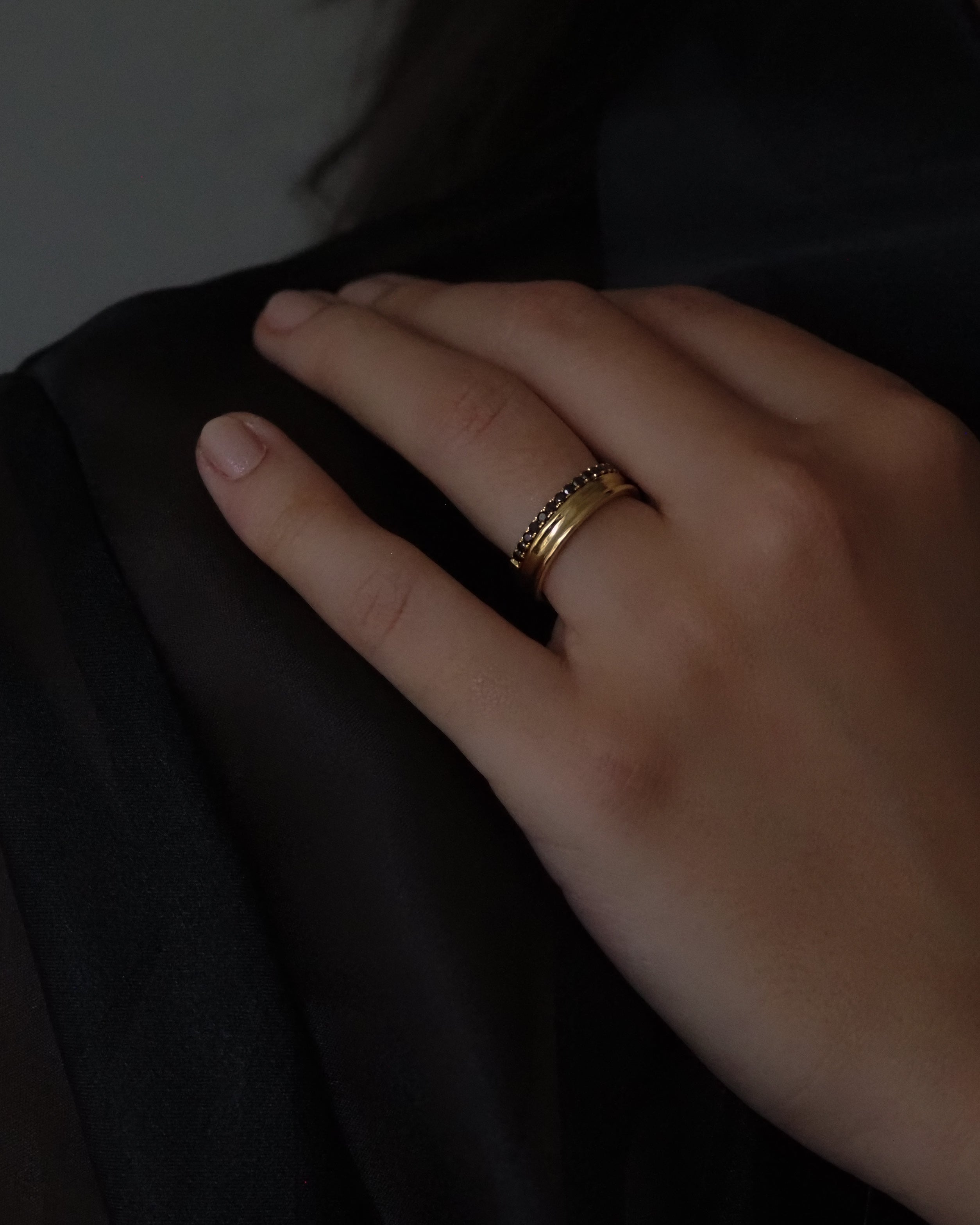 CASTLE RING - BLACK DIAMONDS