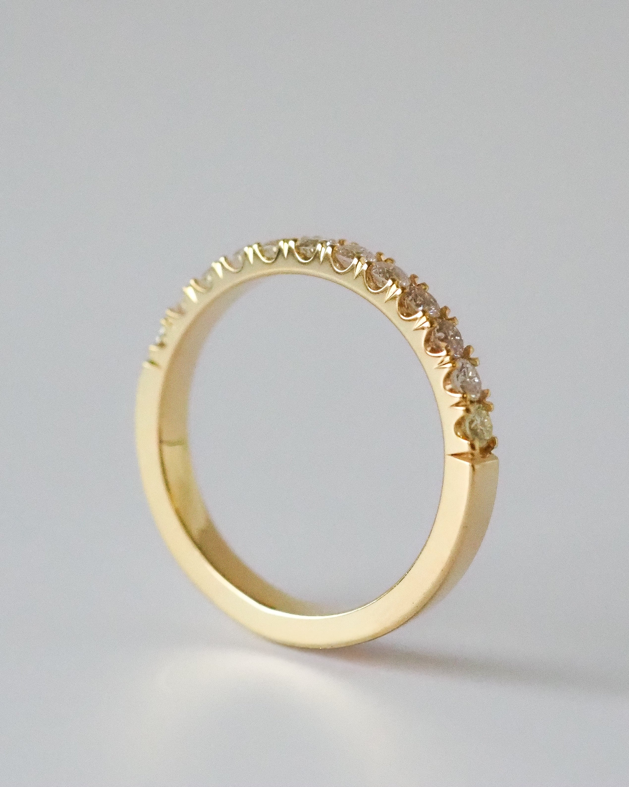 CLASSIC DIAMONDS RING - FRENCH SETTING