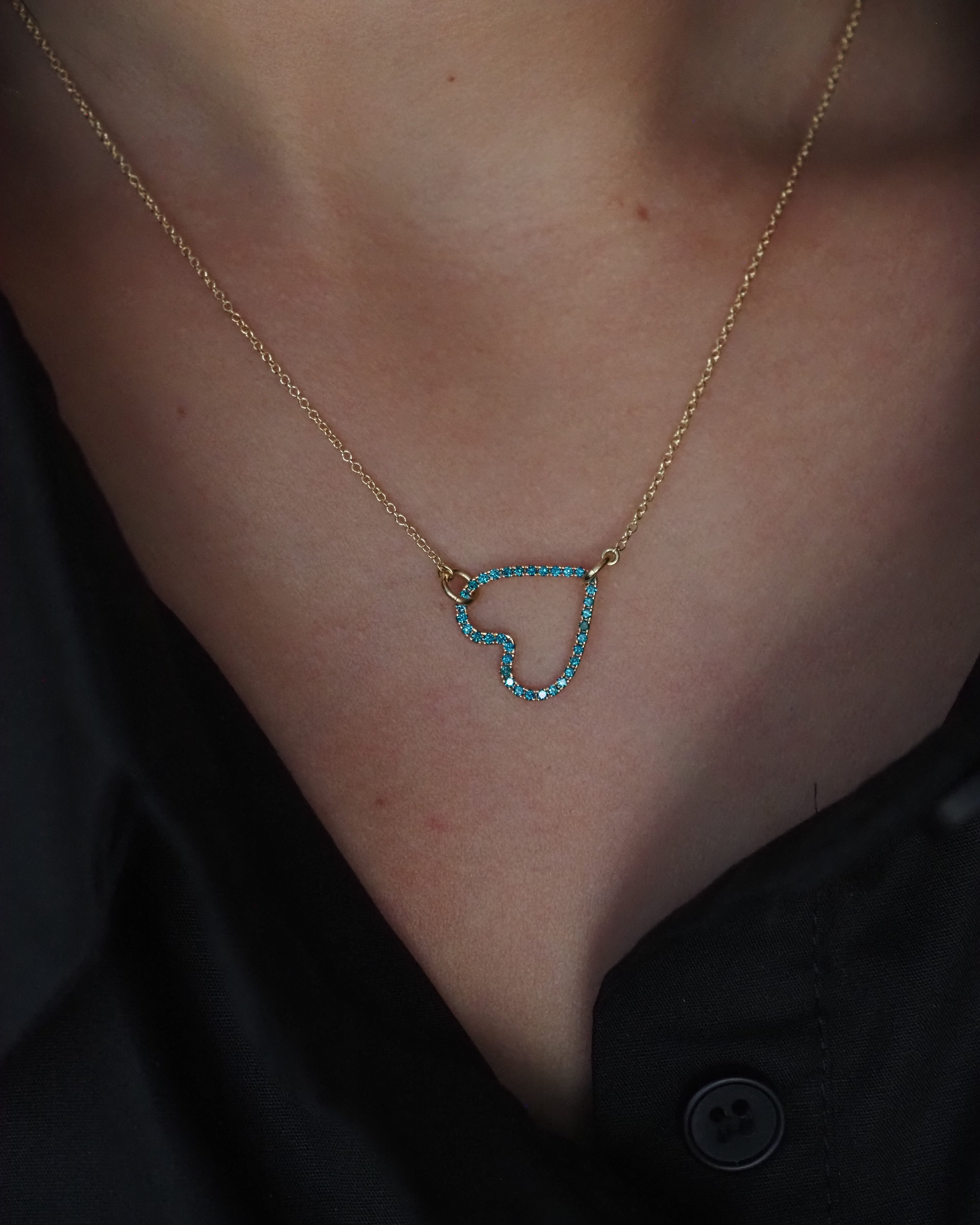 FLOATING DIAMONDS HEART NECKLACE