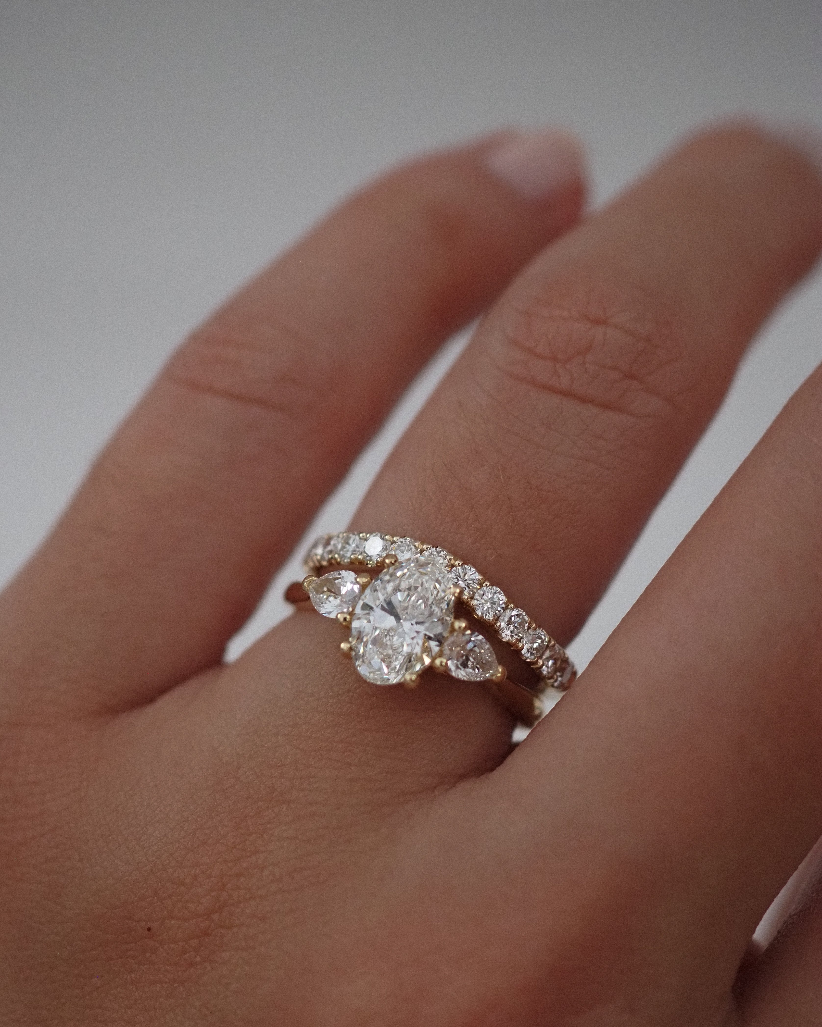 IRIS RING - DIAMONDS