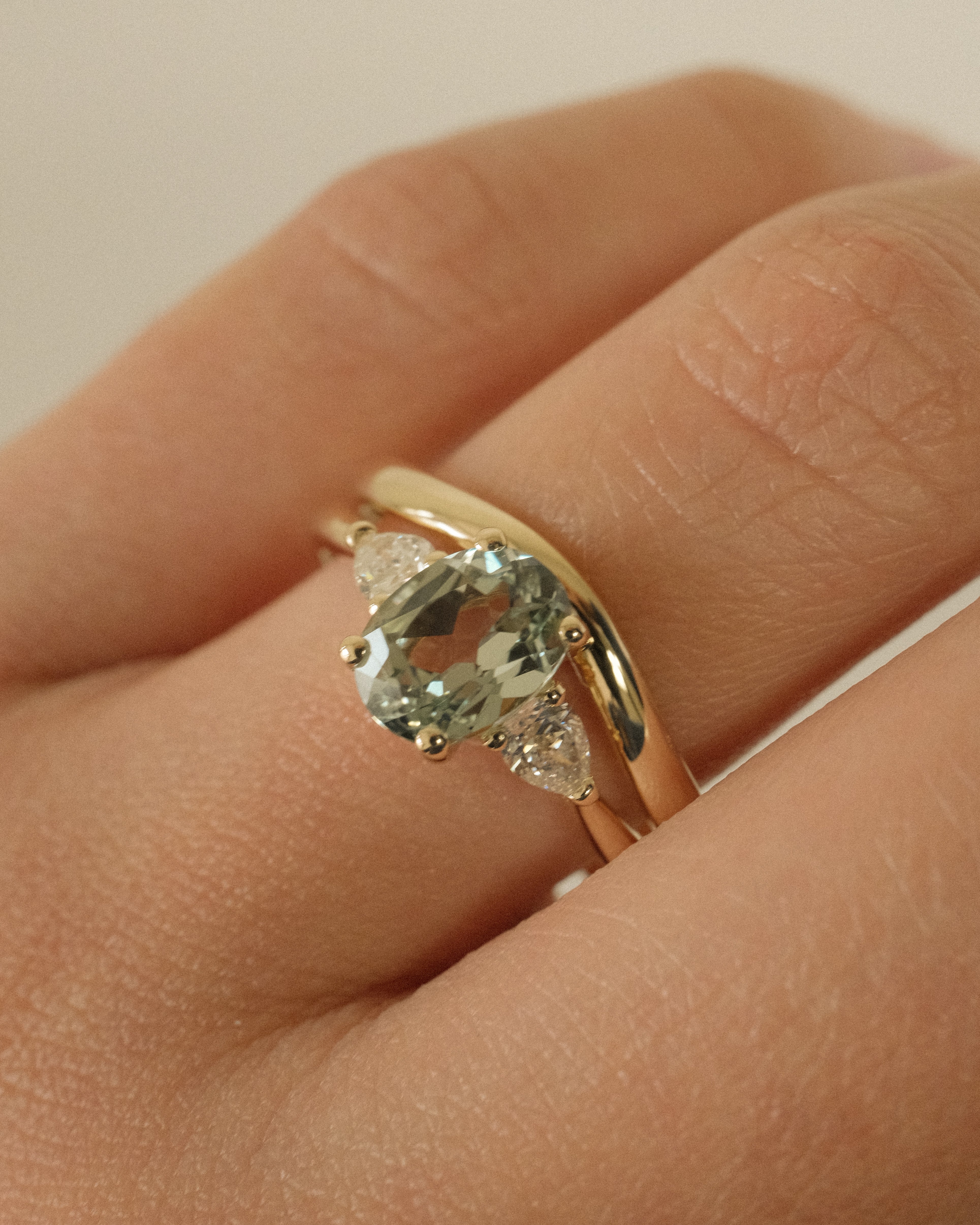 CRISTINE RING - 1.60ct OVAL GREEN SAPPHIRE