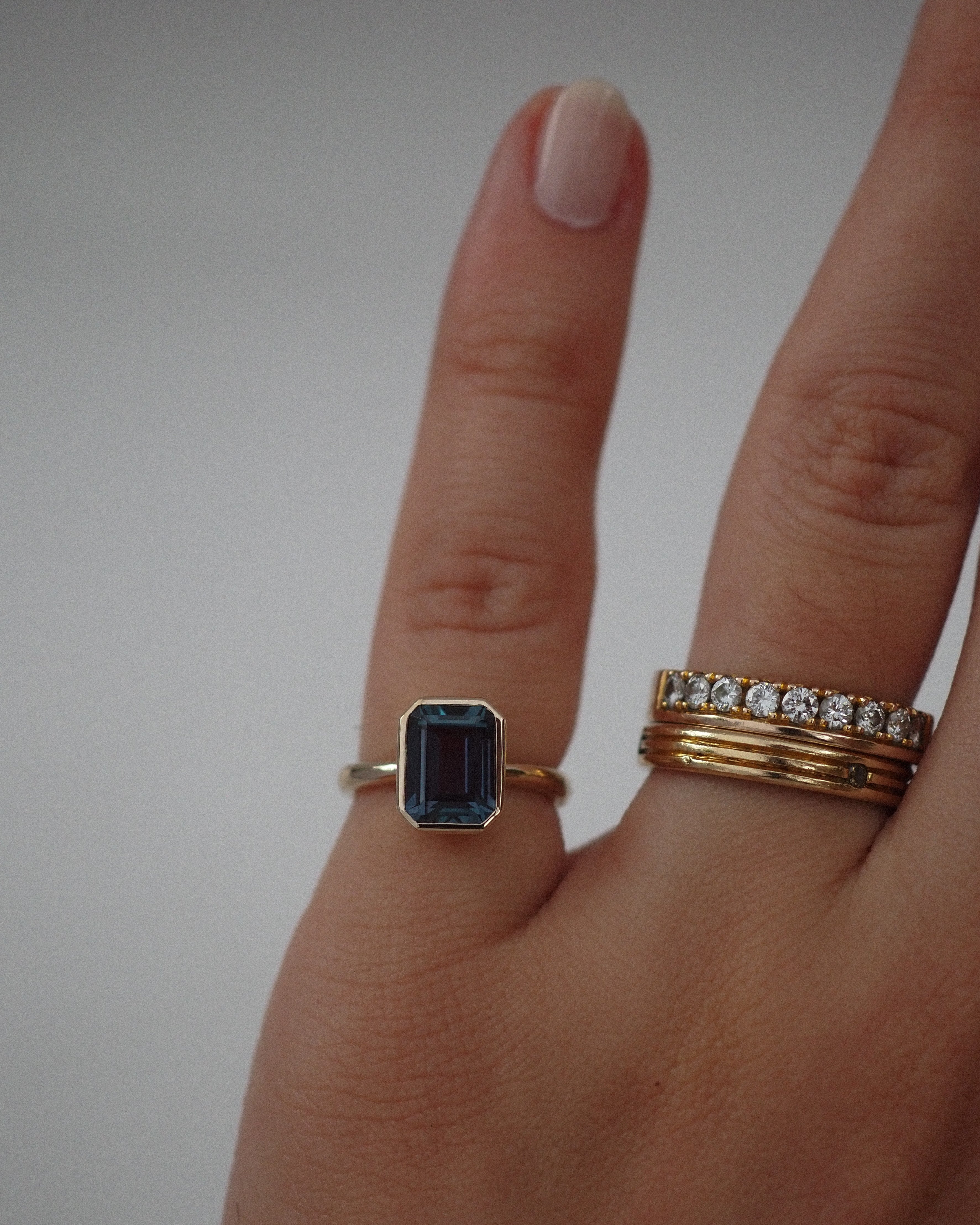 ALEXANDRITE PINKY RING