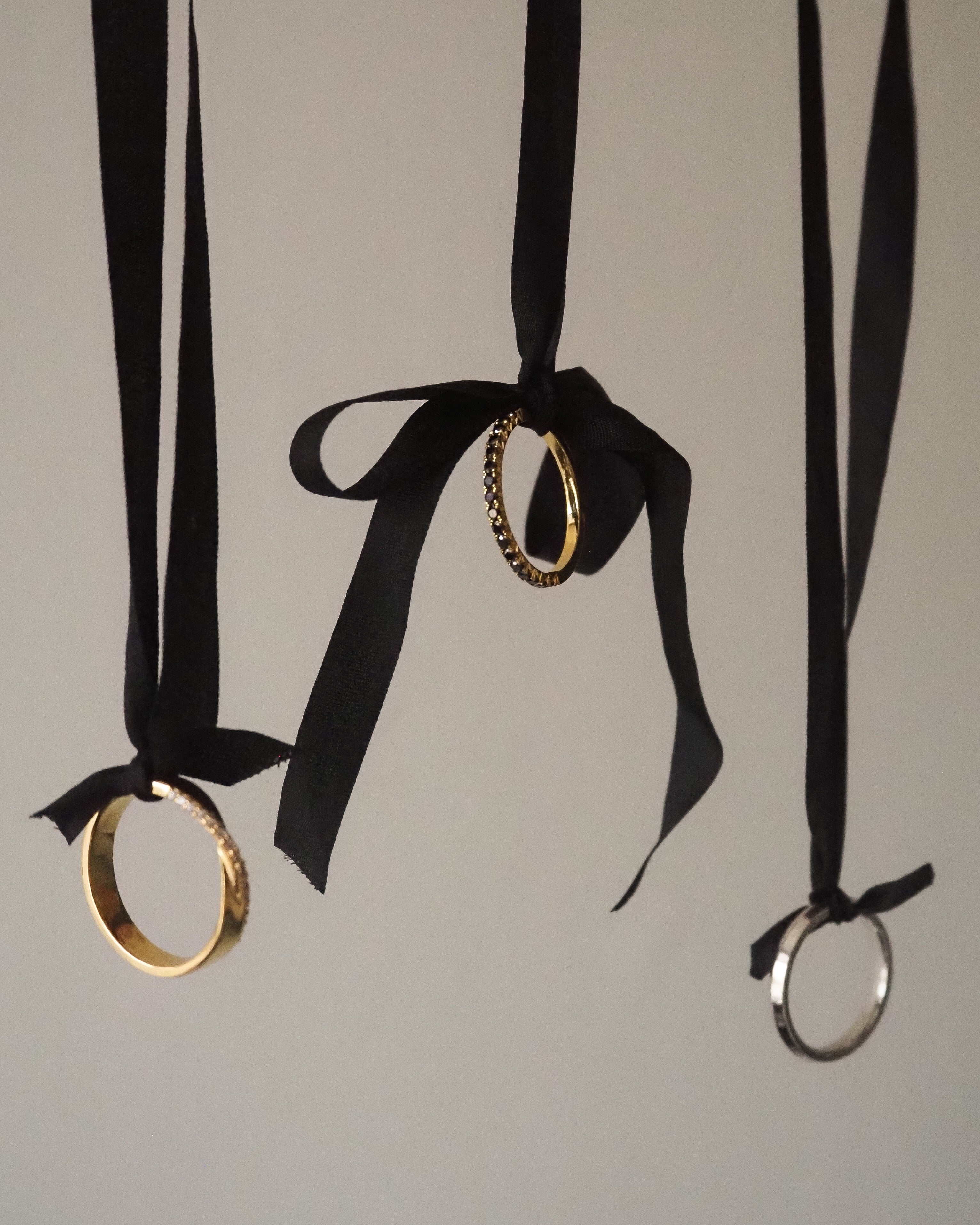 CASTLE RING - BLACK DIAMONDS