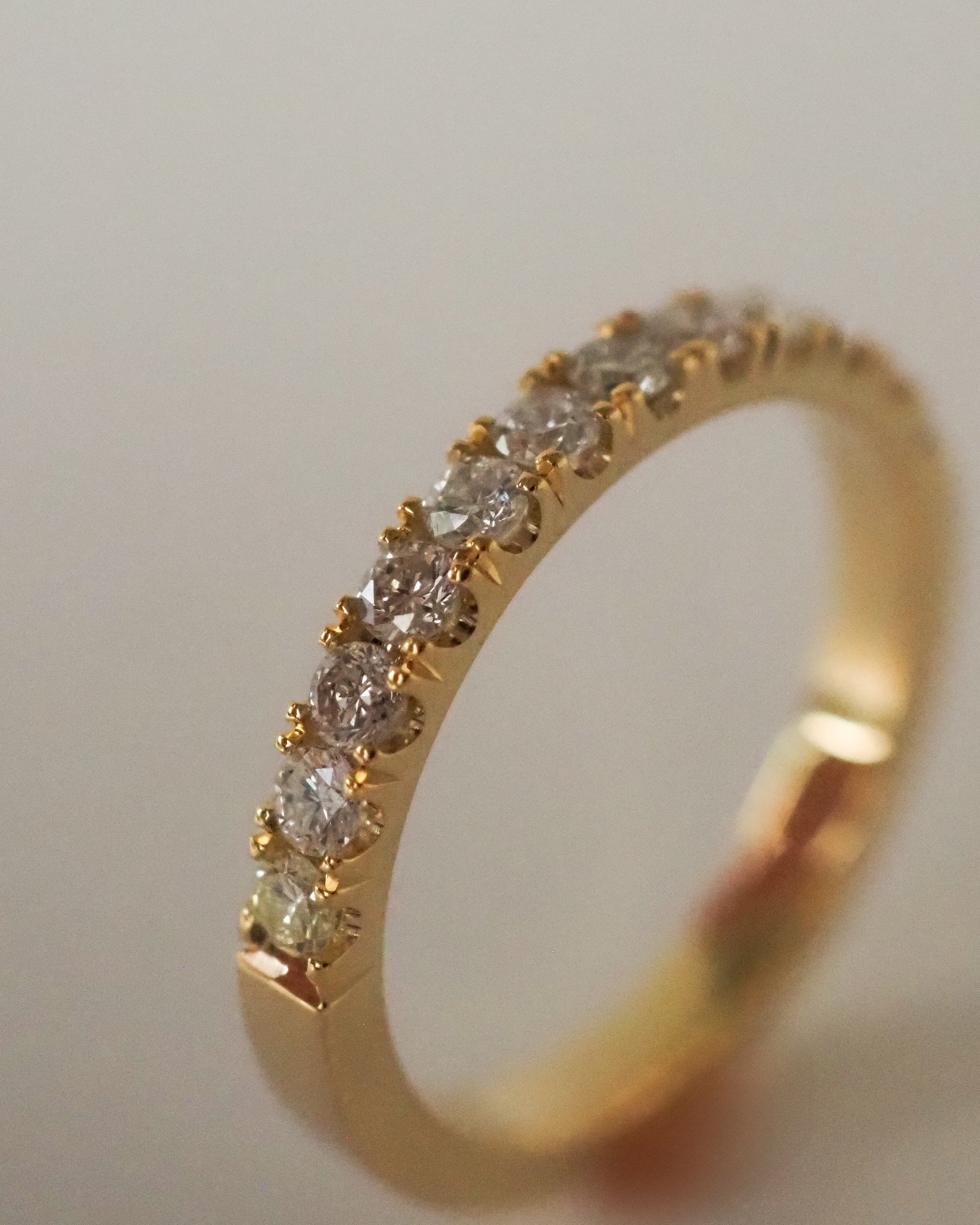 CLASSIC DIAMONDS RING - FRENCH SETTING