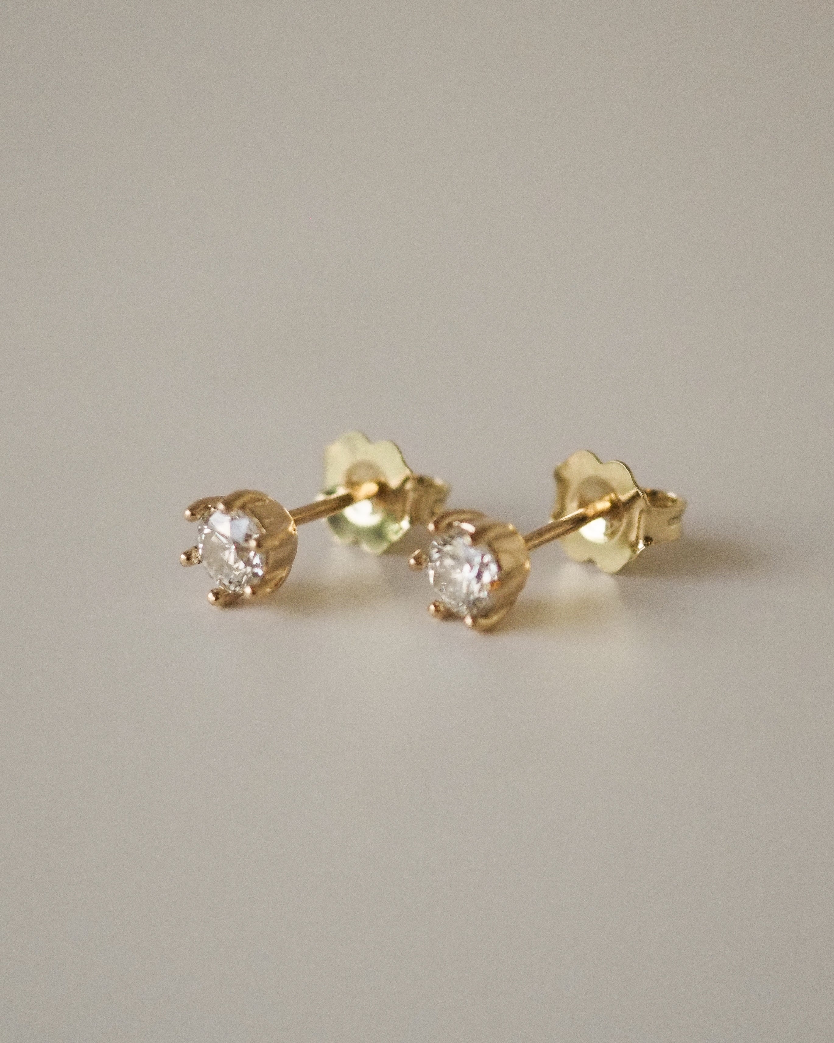 NUR EARRINGS DIAMONDS