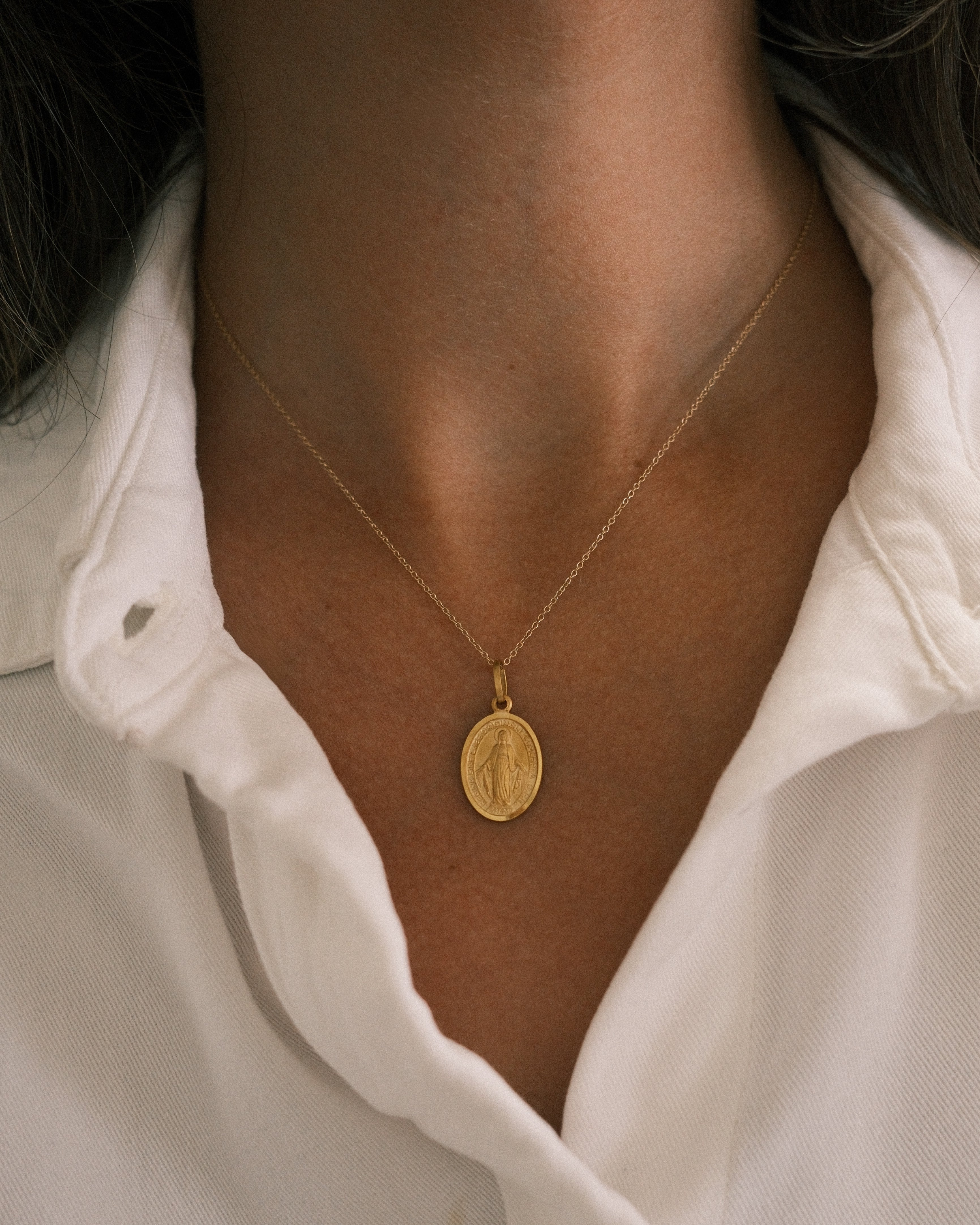 MIRACULOUS MEDAL NECKLACE