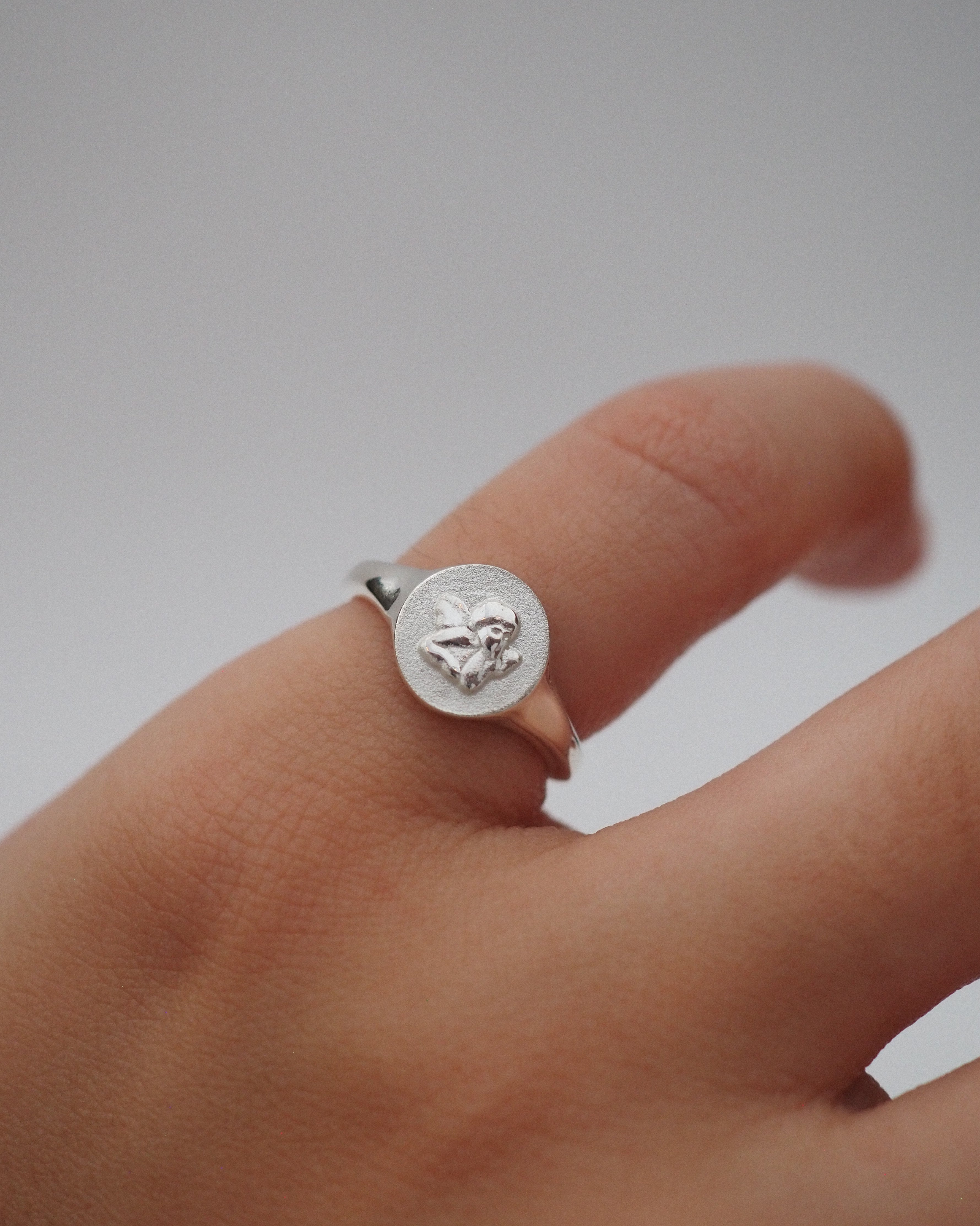 CHERUB ANGEL SIGNET RING