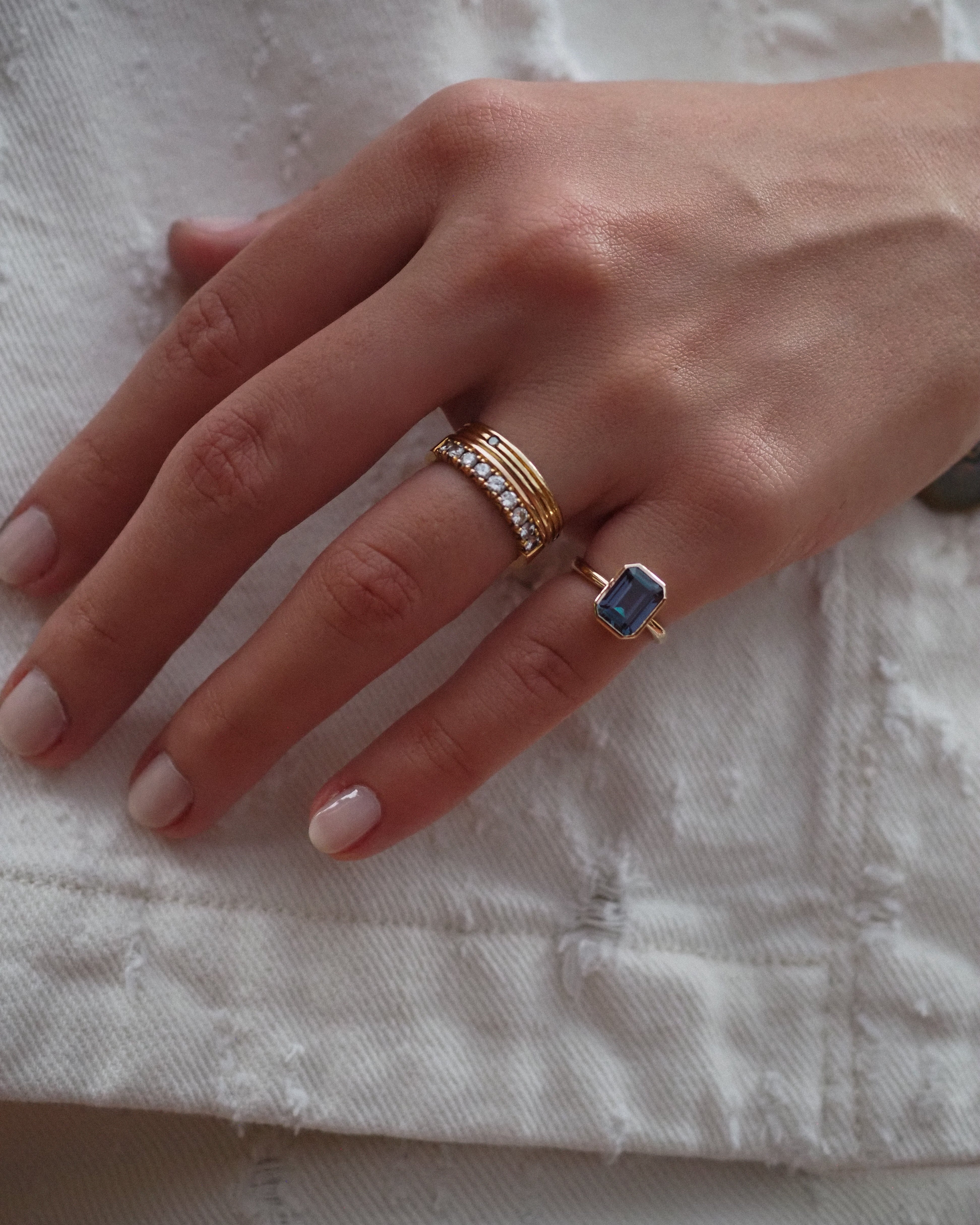 ALEXANDRITE PINKY RING