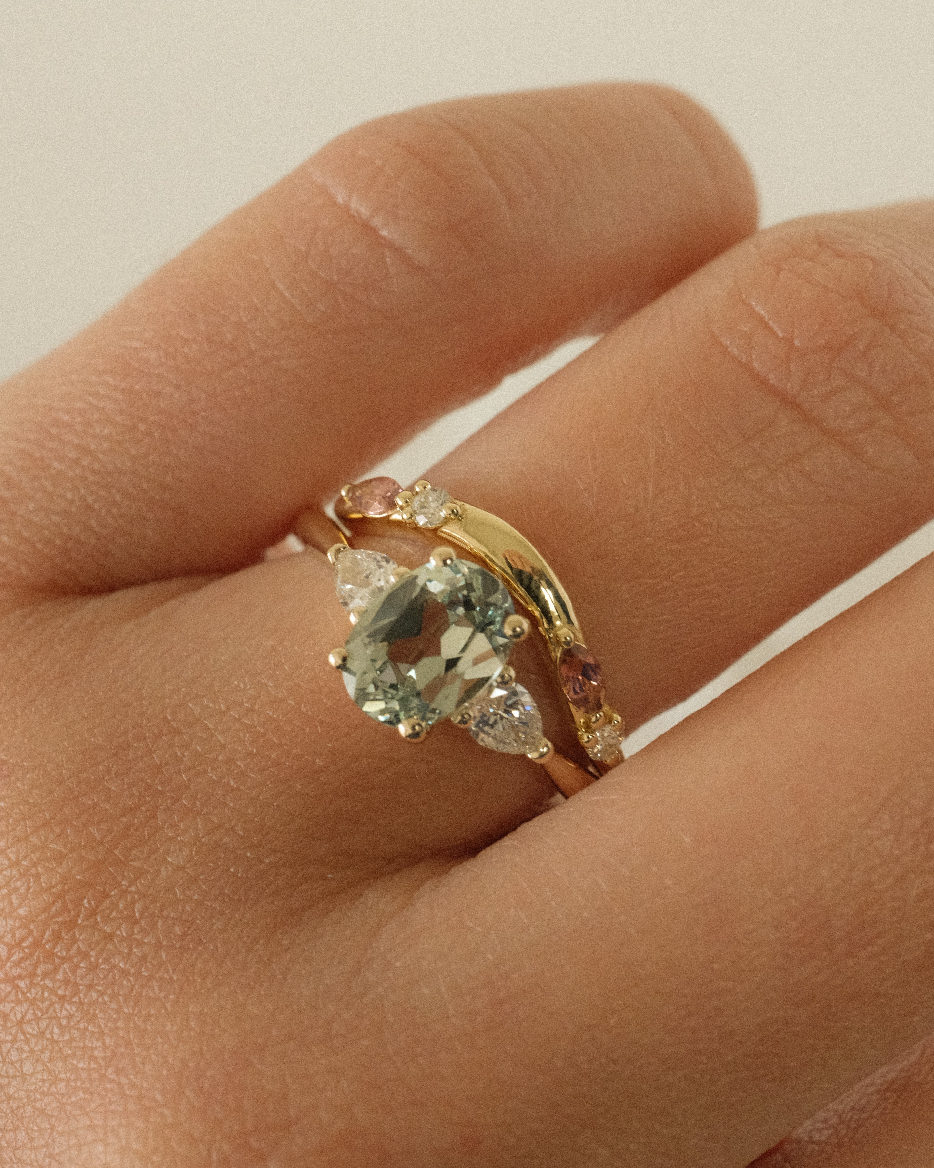 CRISTINE RING - 1.60ct OVAL GREEN SAPPHIRE