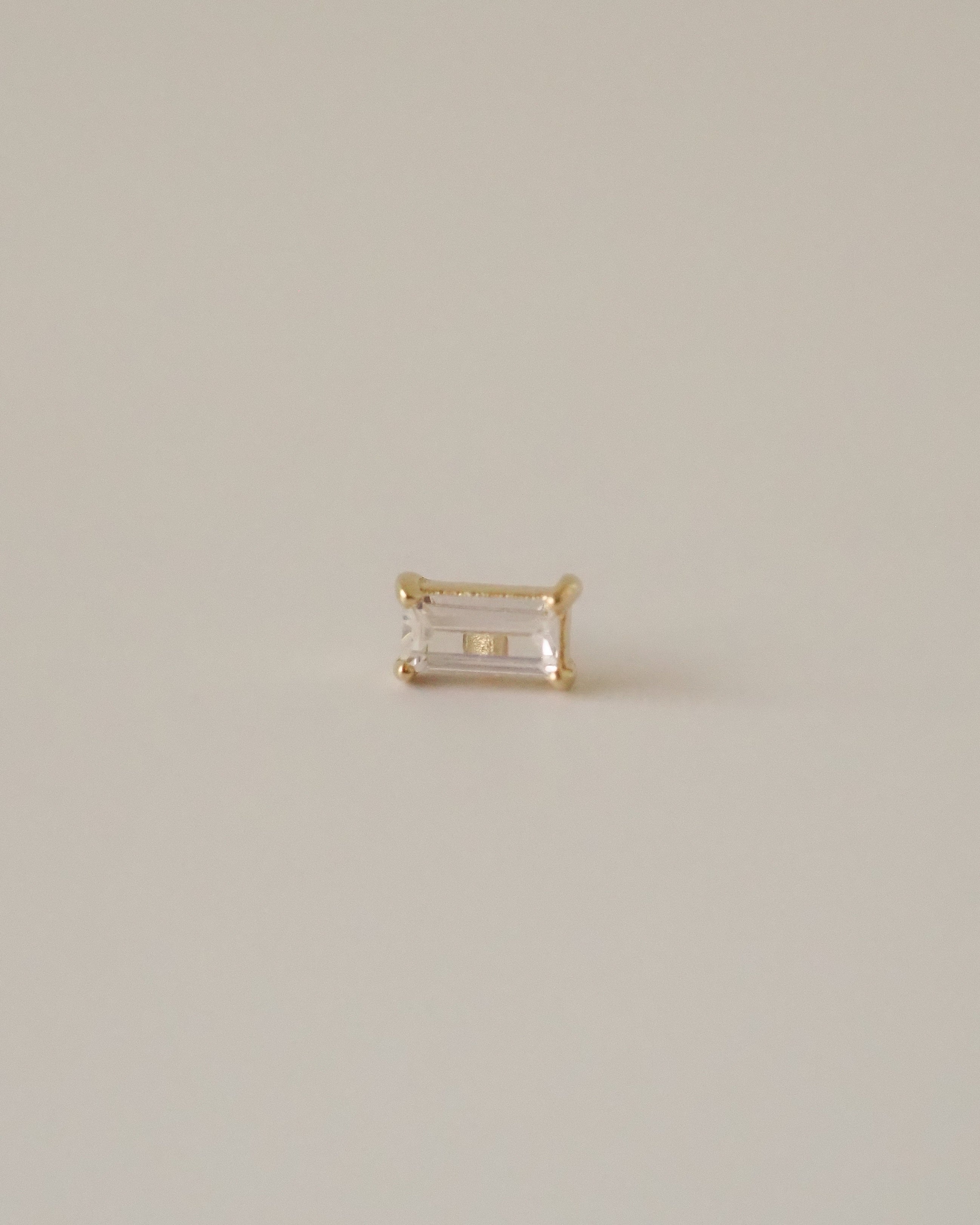 14k BAGUETTE PIERCING STUD