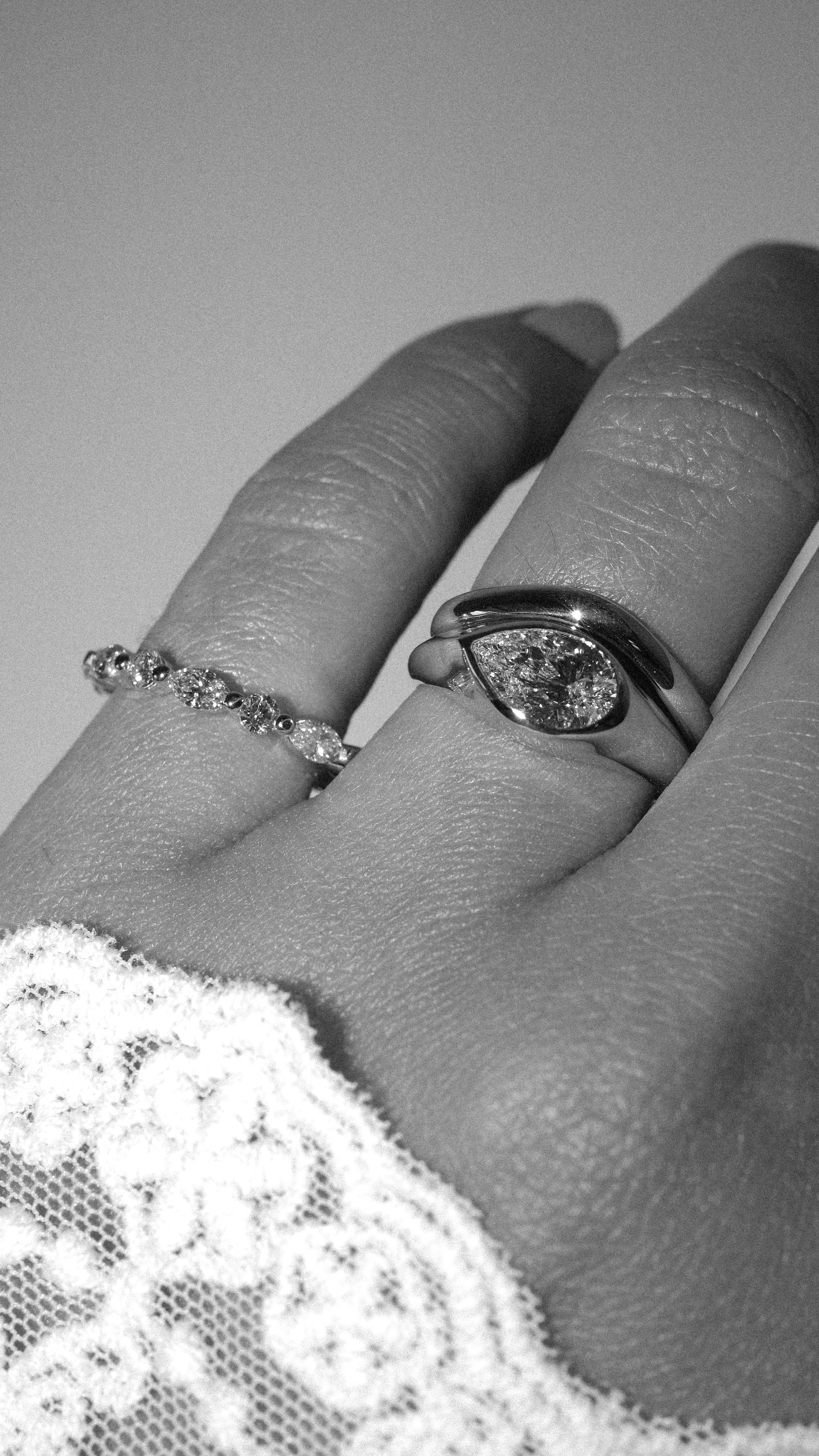ELLA RING