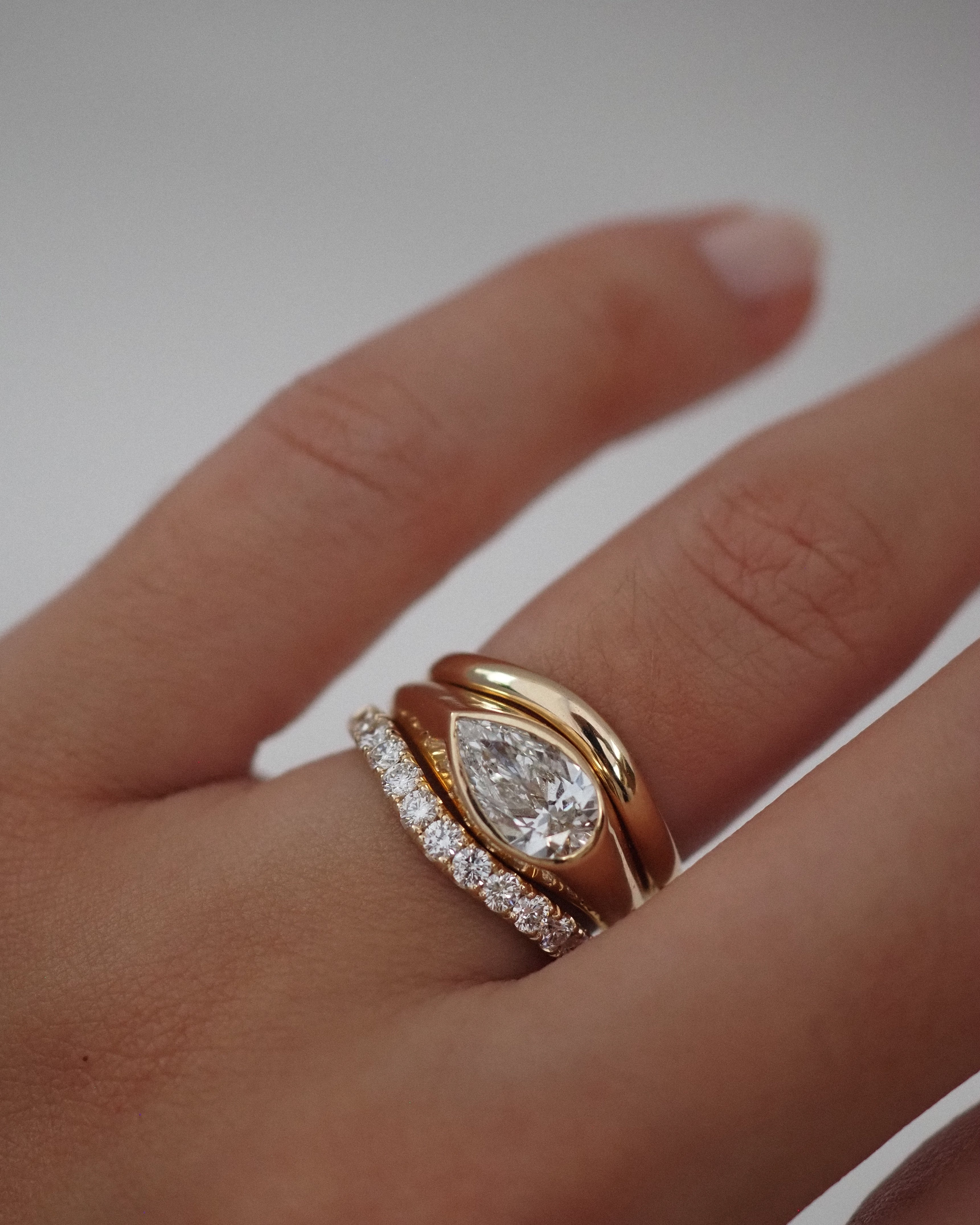 IRIS RING - DIAMONDS