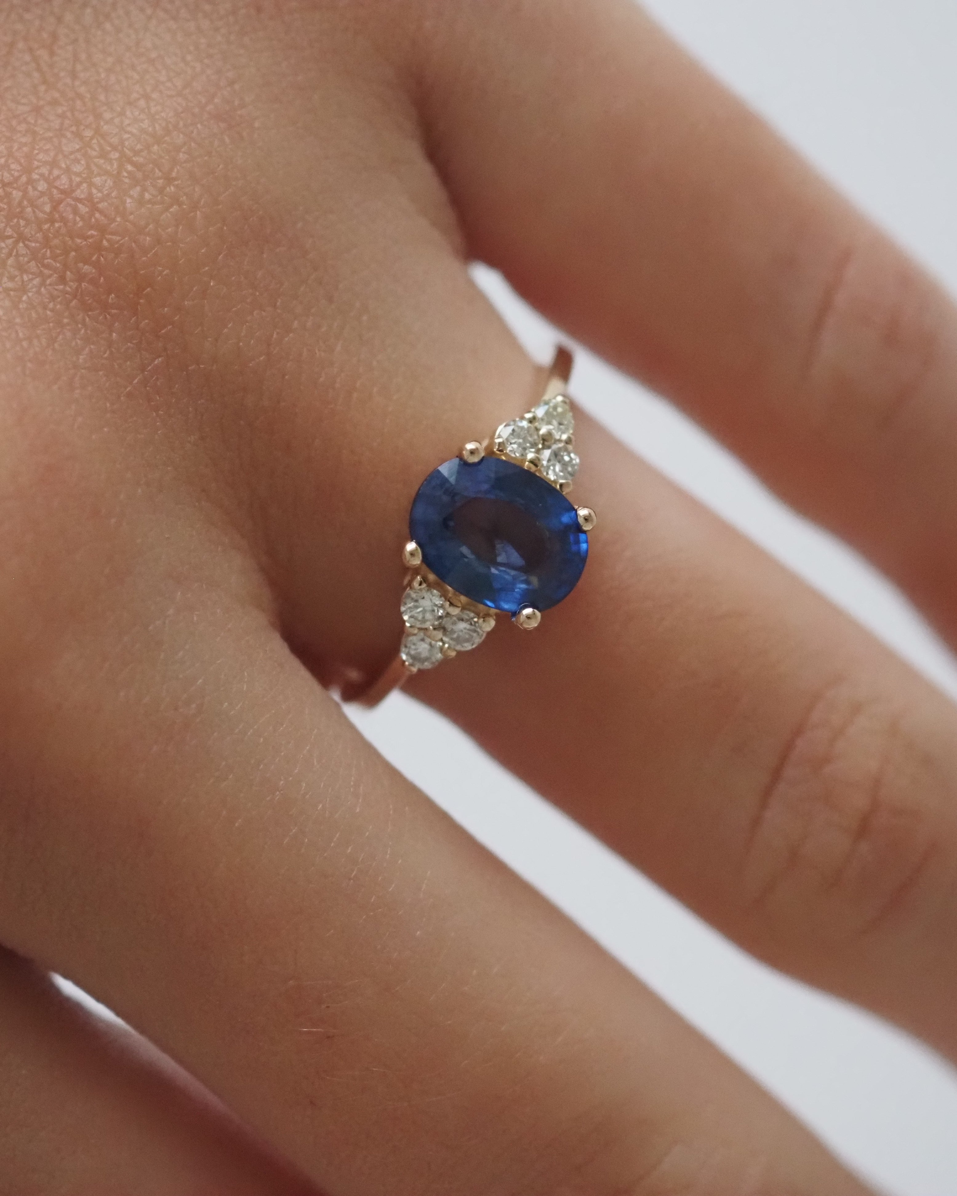 SAPPHIRE AND DIAMONDS ENGAGEMENT RING