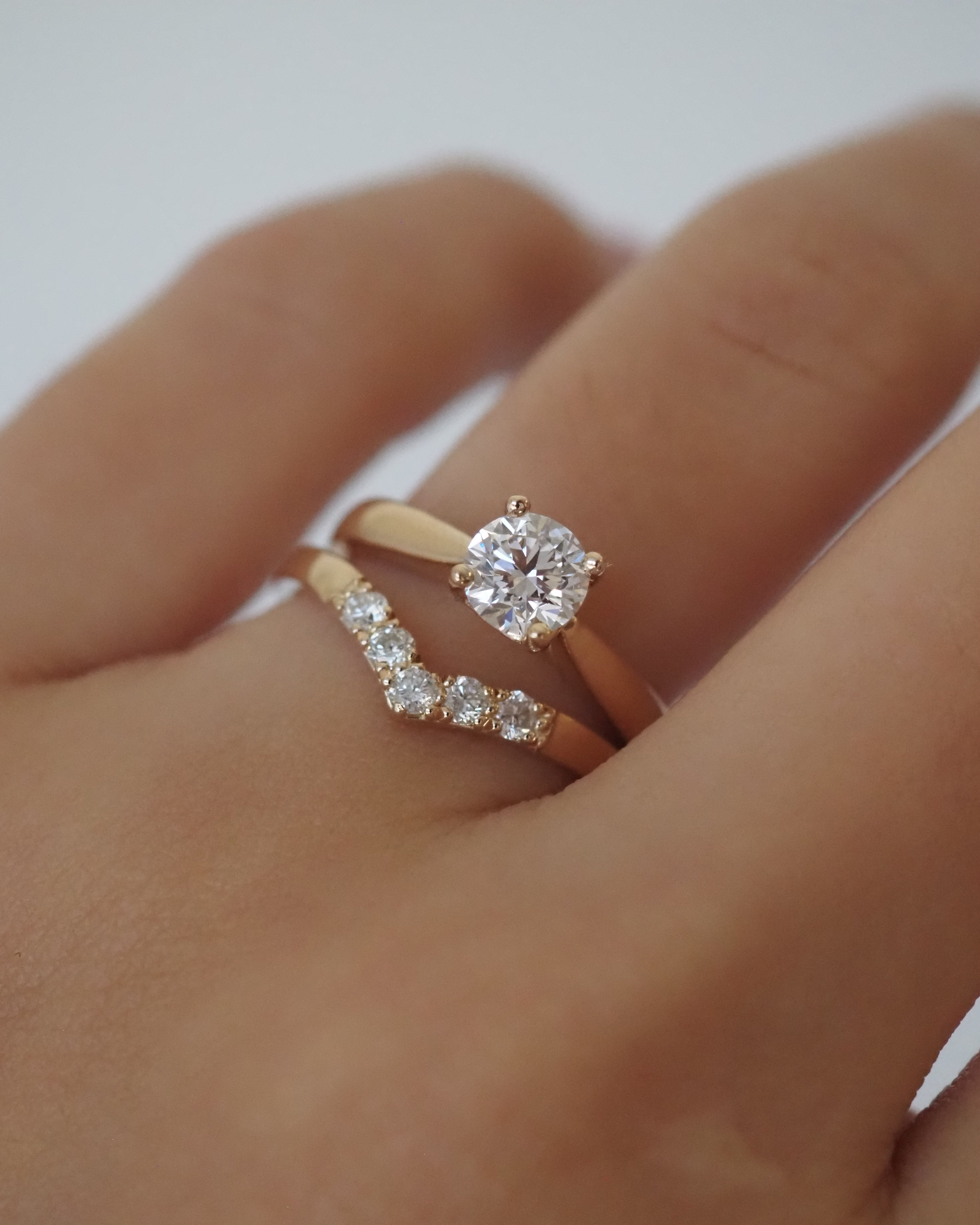 VICTORIA 5 DIAMONDS RING