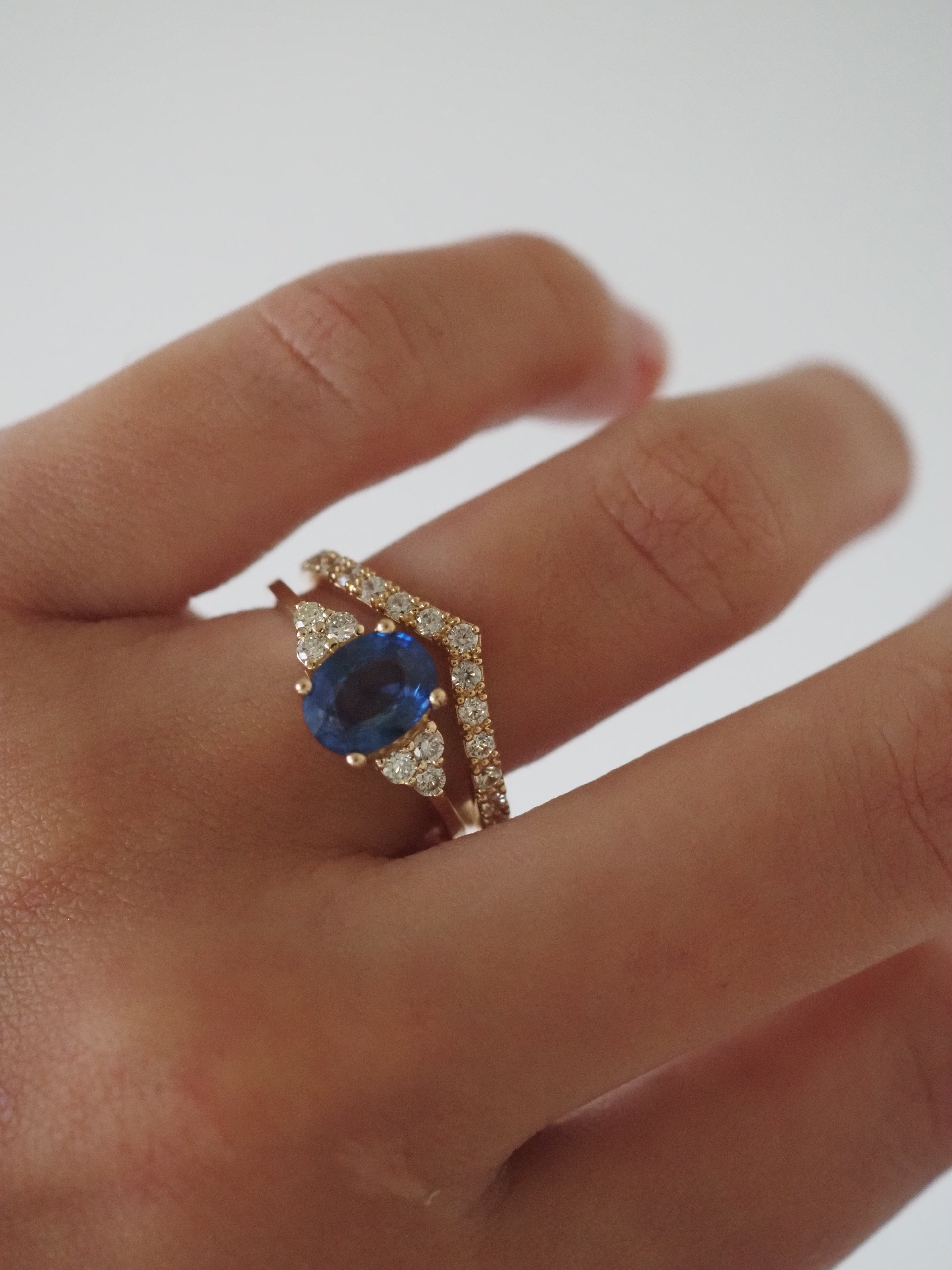 SAPPHIRE AND DIAMONDS ENGAGEMENT RING