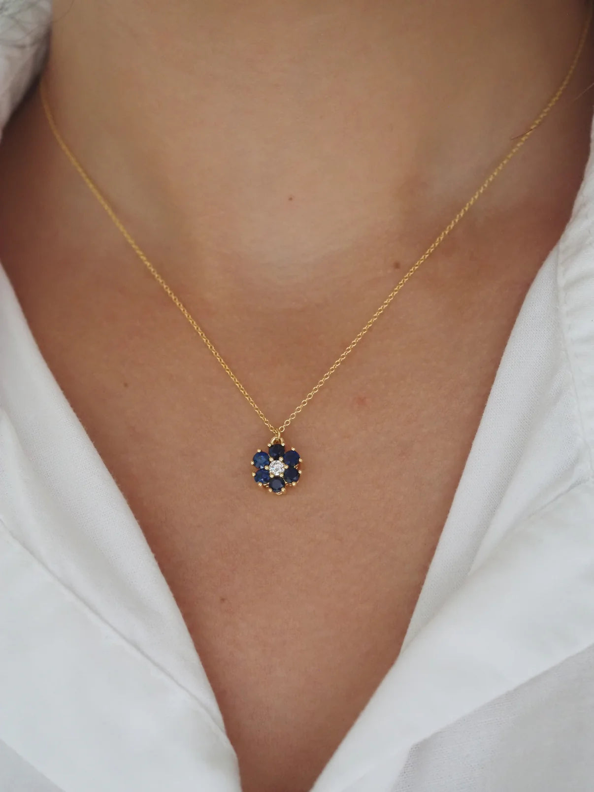 THE DAISY NECKLACE