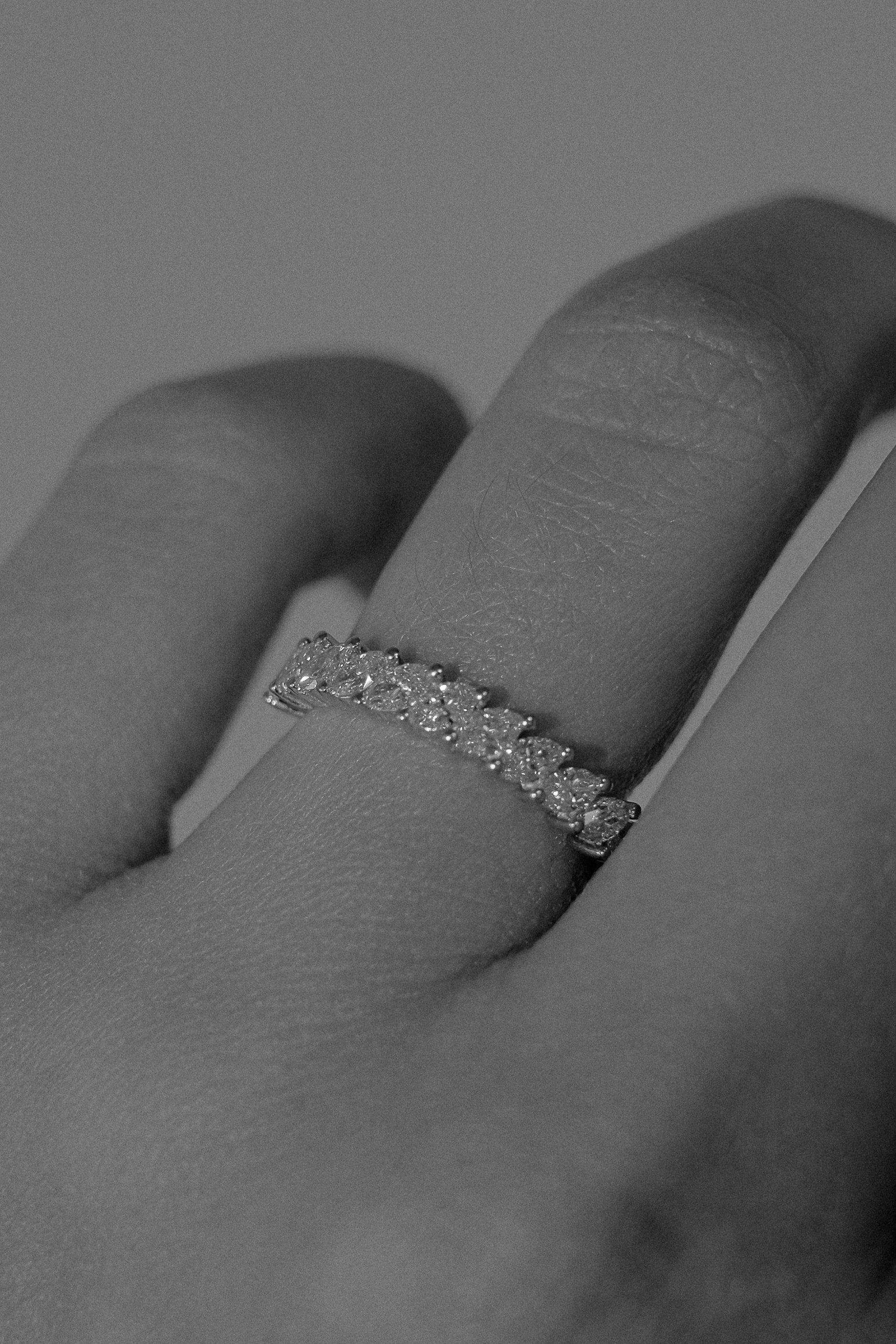 MARQUISE BAND RING - BOLDER