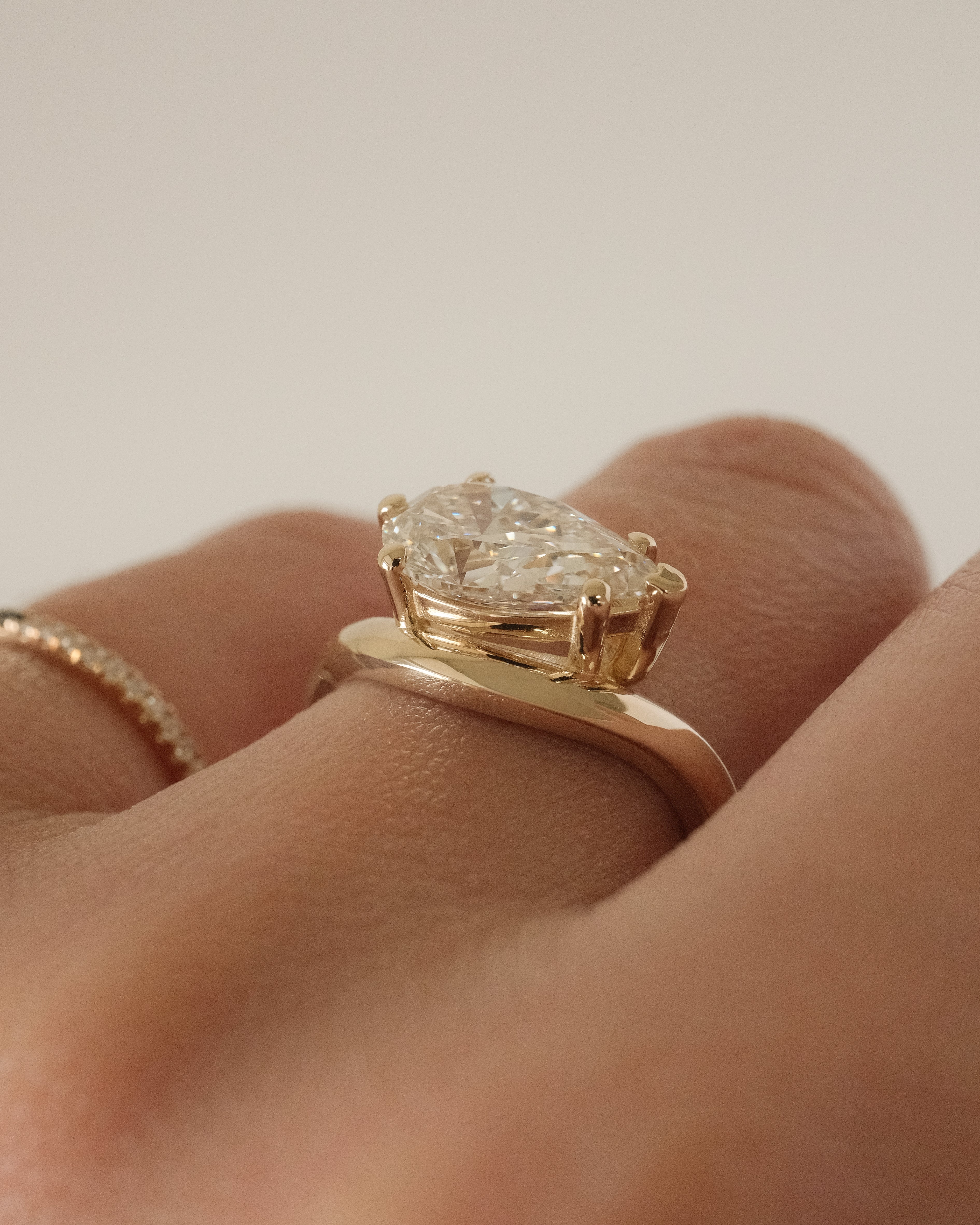 STEVIE RING - 2CT DIAMOND