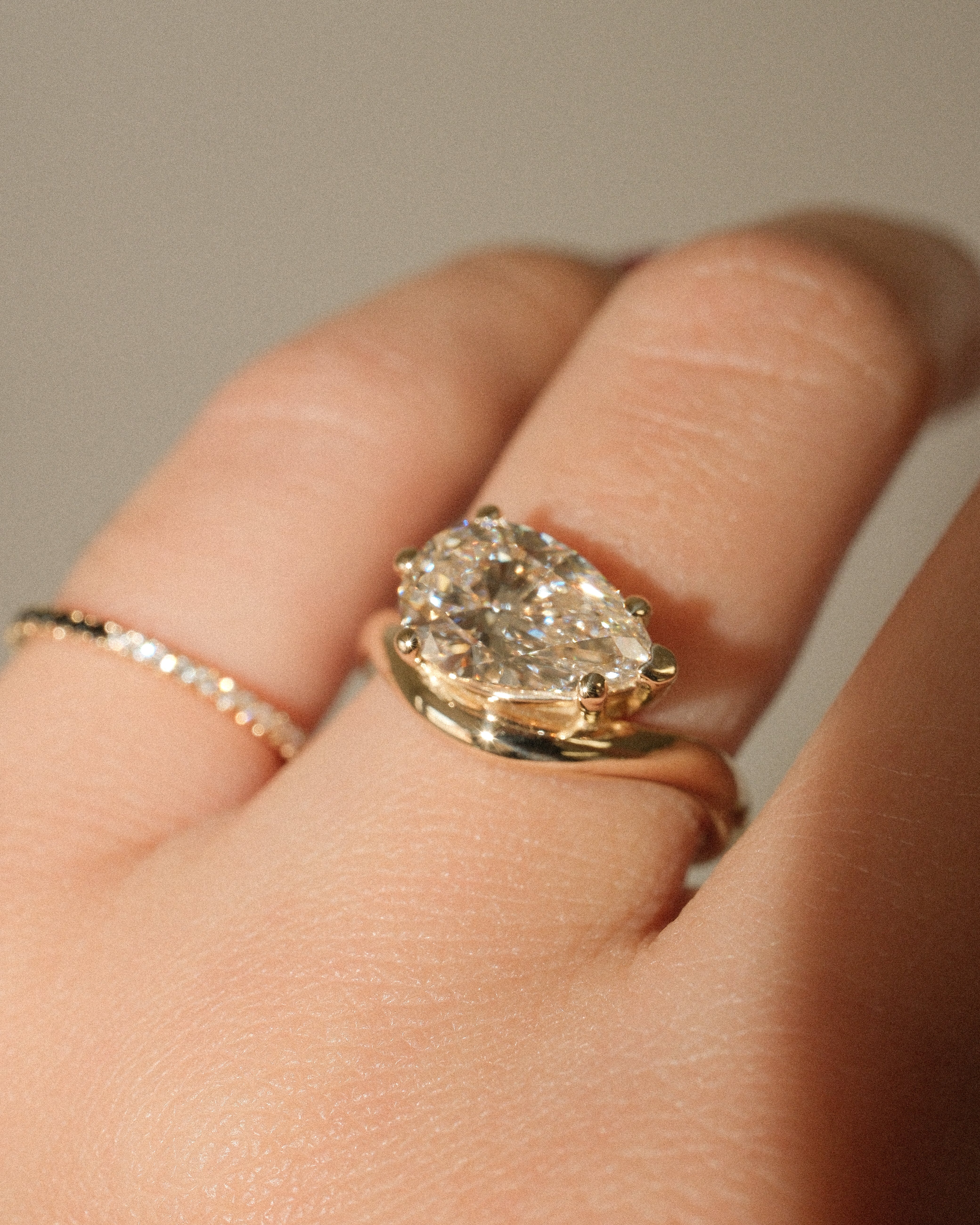 STEVIE RING - 2CT DIAMOND