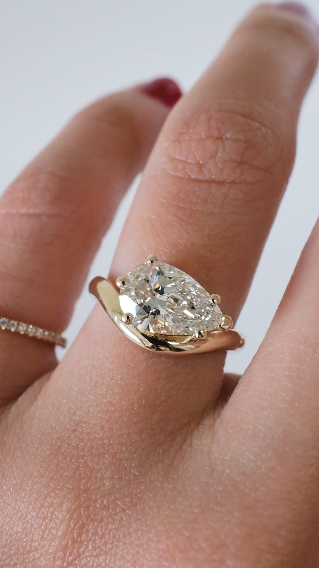 STEVIE RING - 2CT DIAMOND