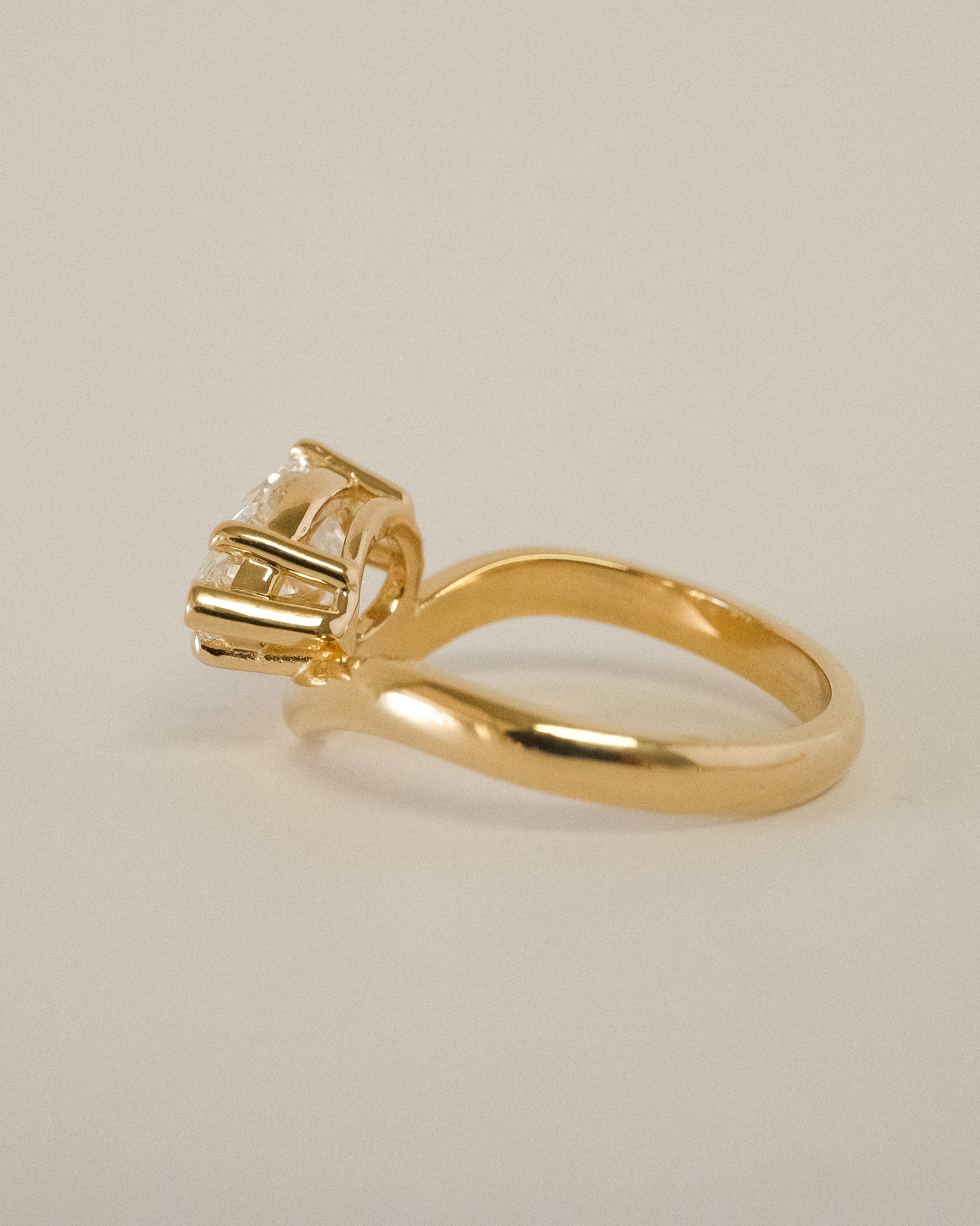 STEVIE RING - 2CT DIAMOND