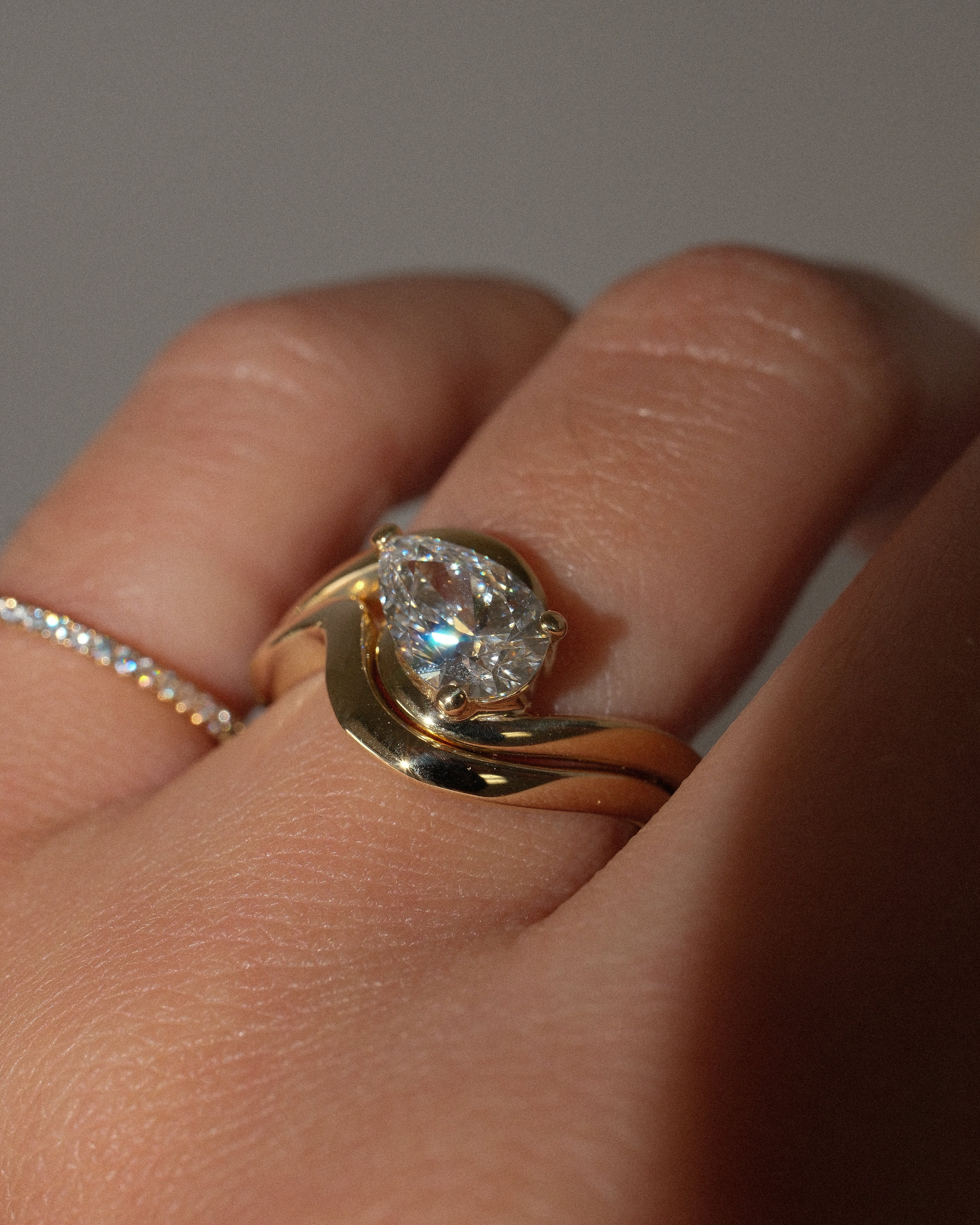 AVA WEDDING BAND