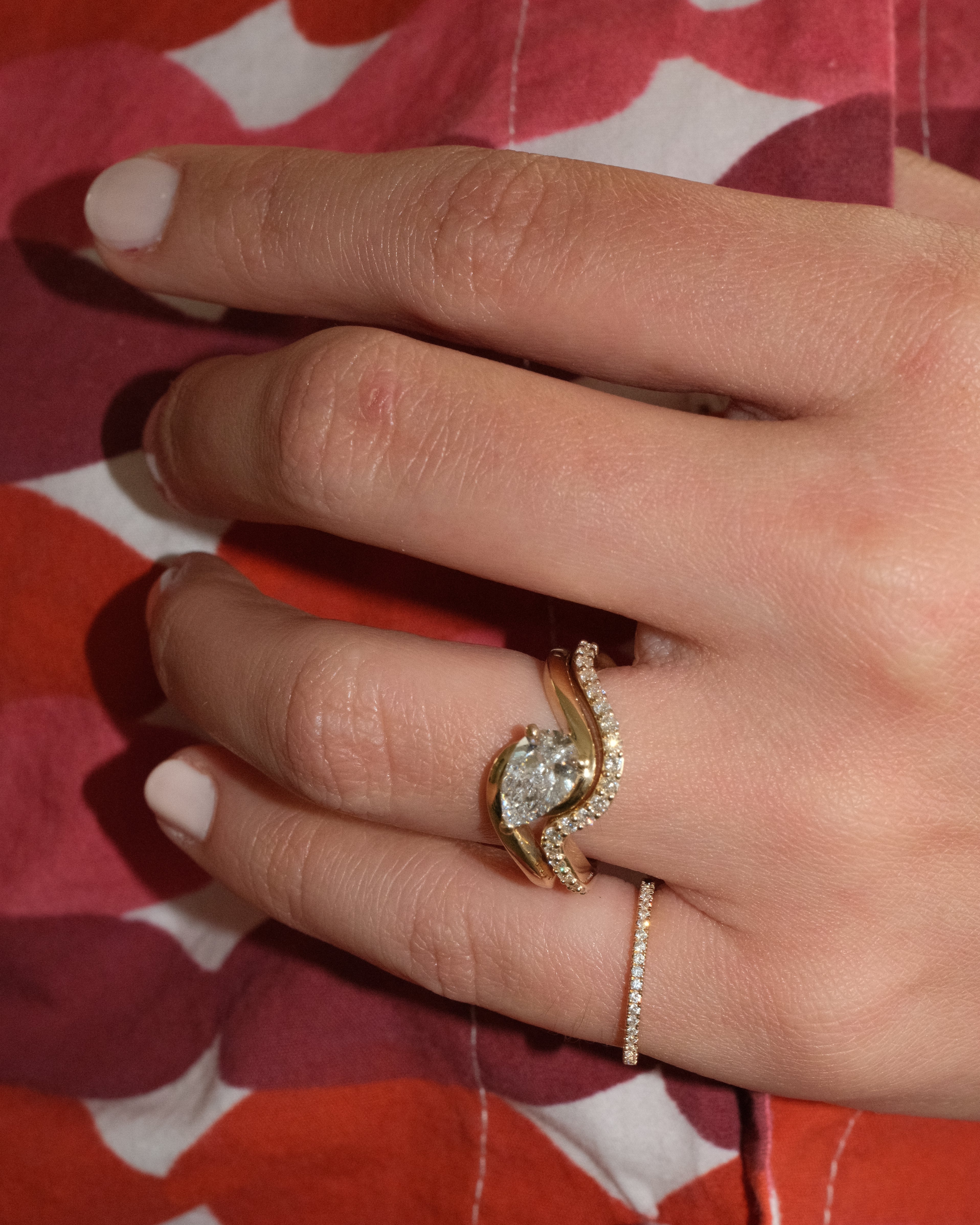 AVA WEDDING BAND - DIAMONDS