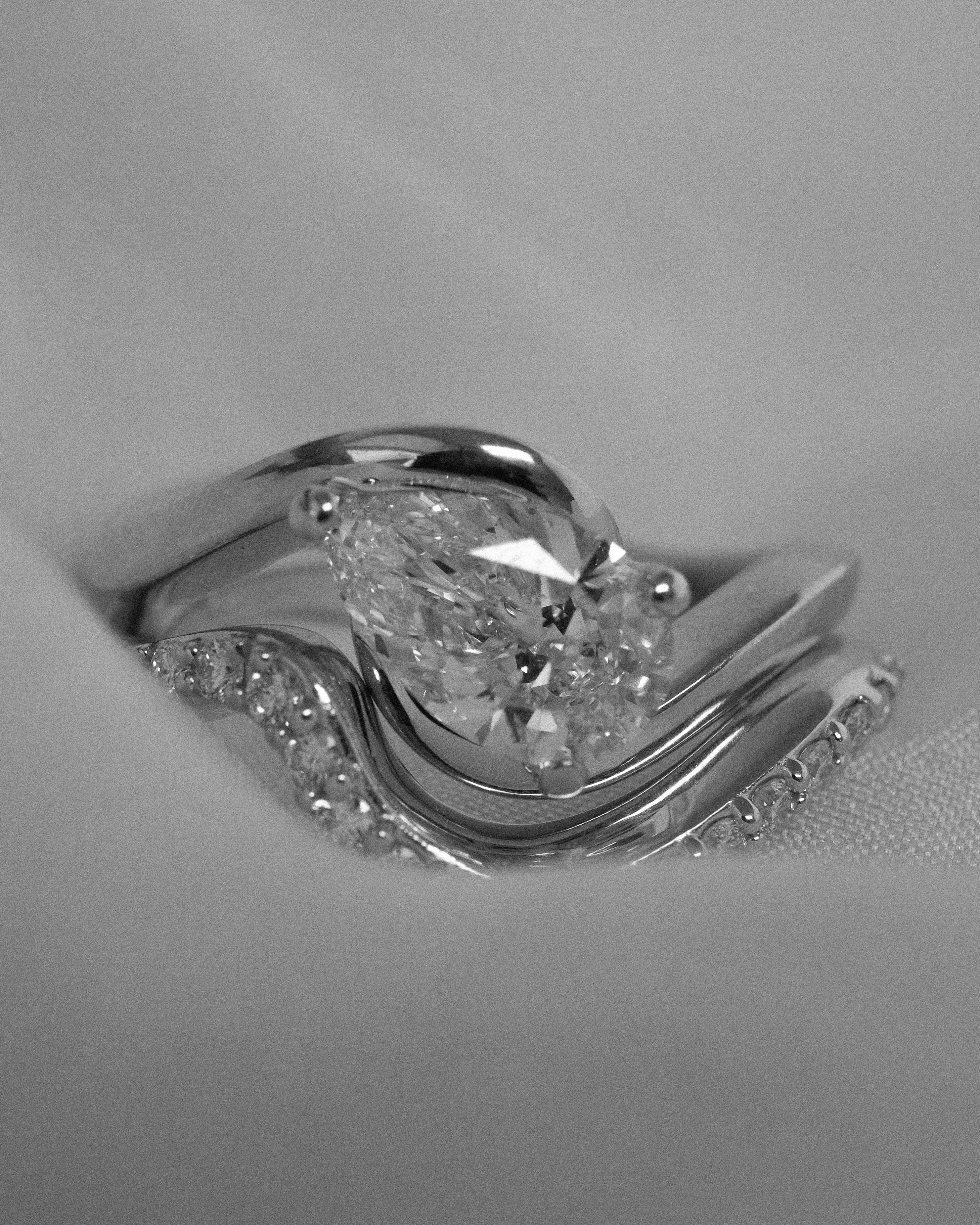 AVA WEDDING BAND - DIAMONDS