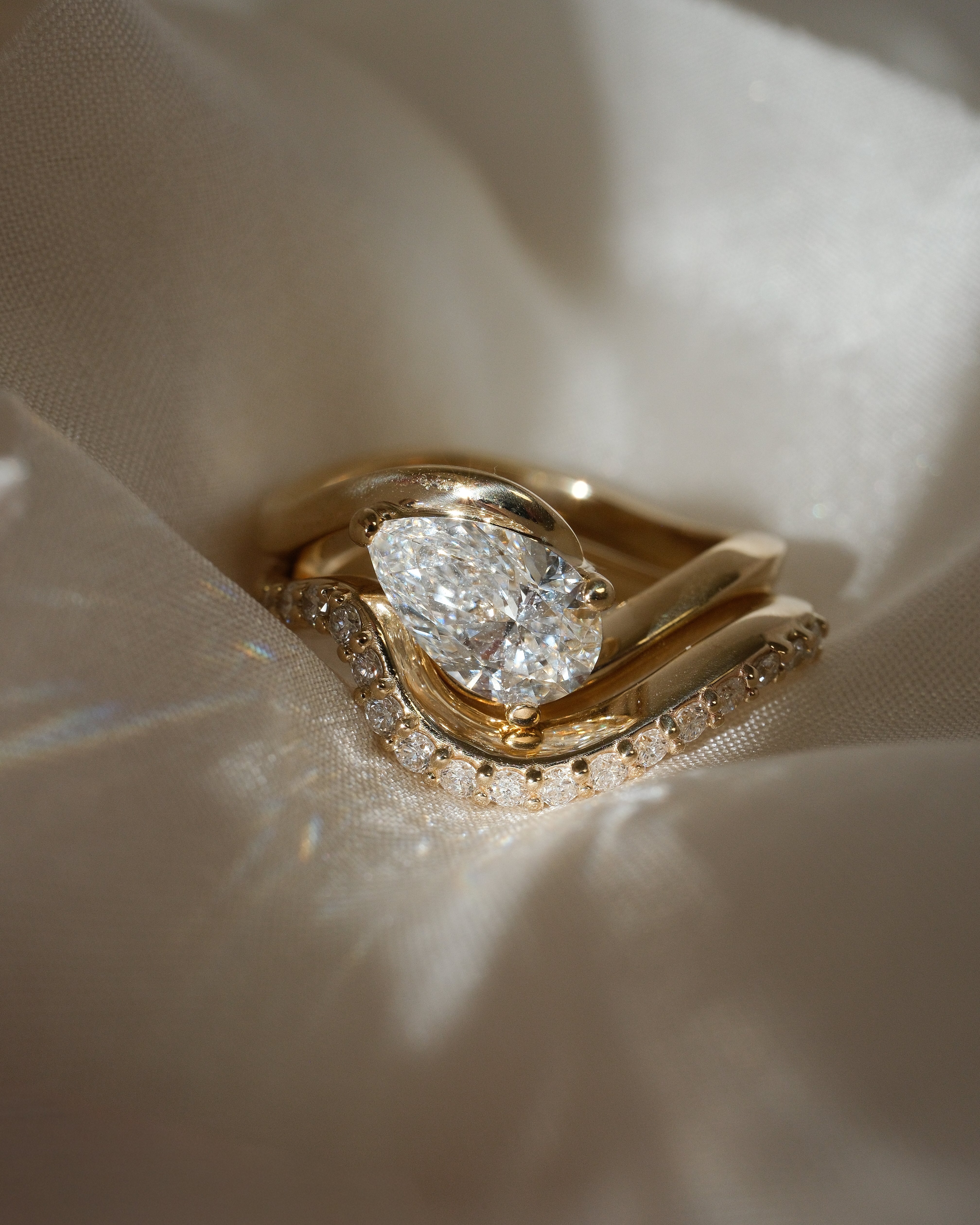 AVA WEDDING BAND - DIAMONDS