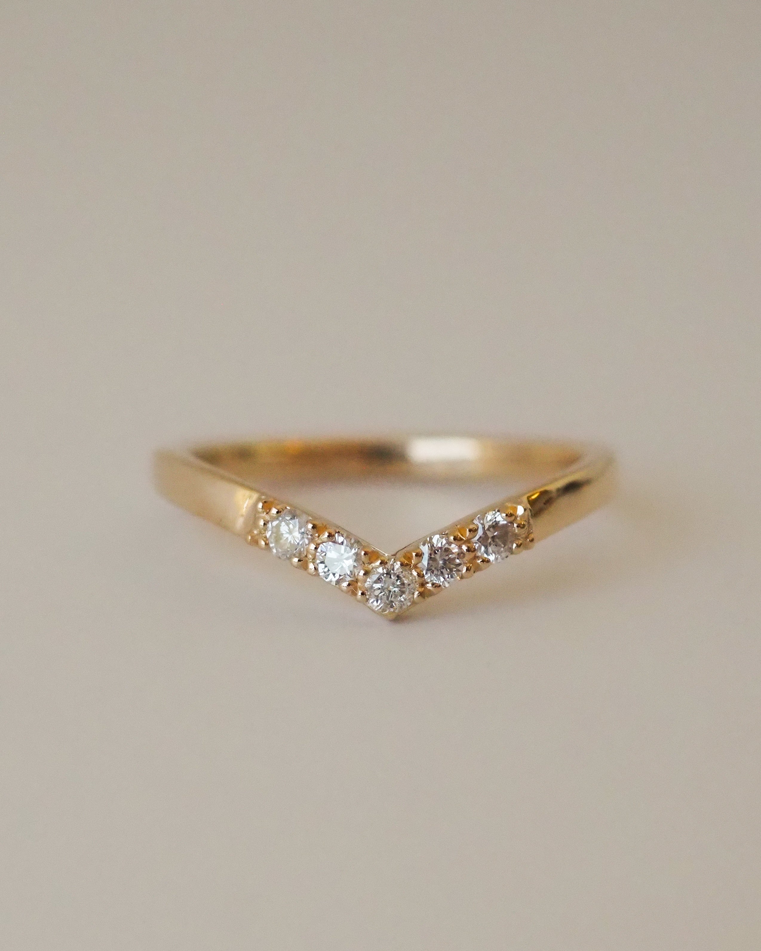 VICTORIA 5 DIAMONDS RING