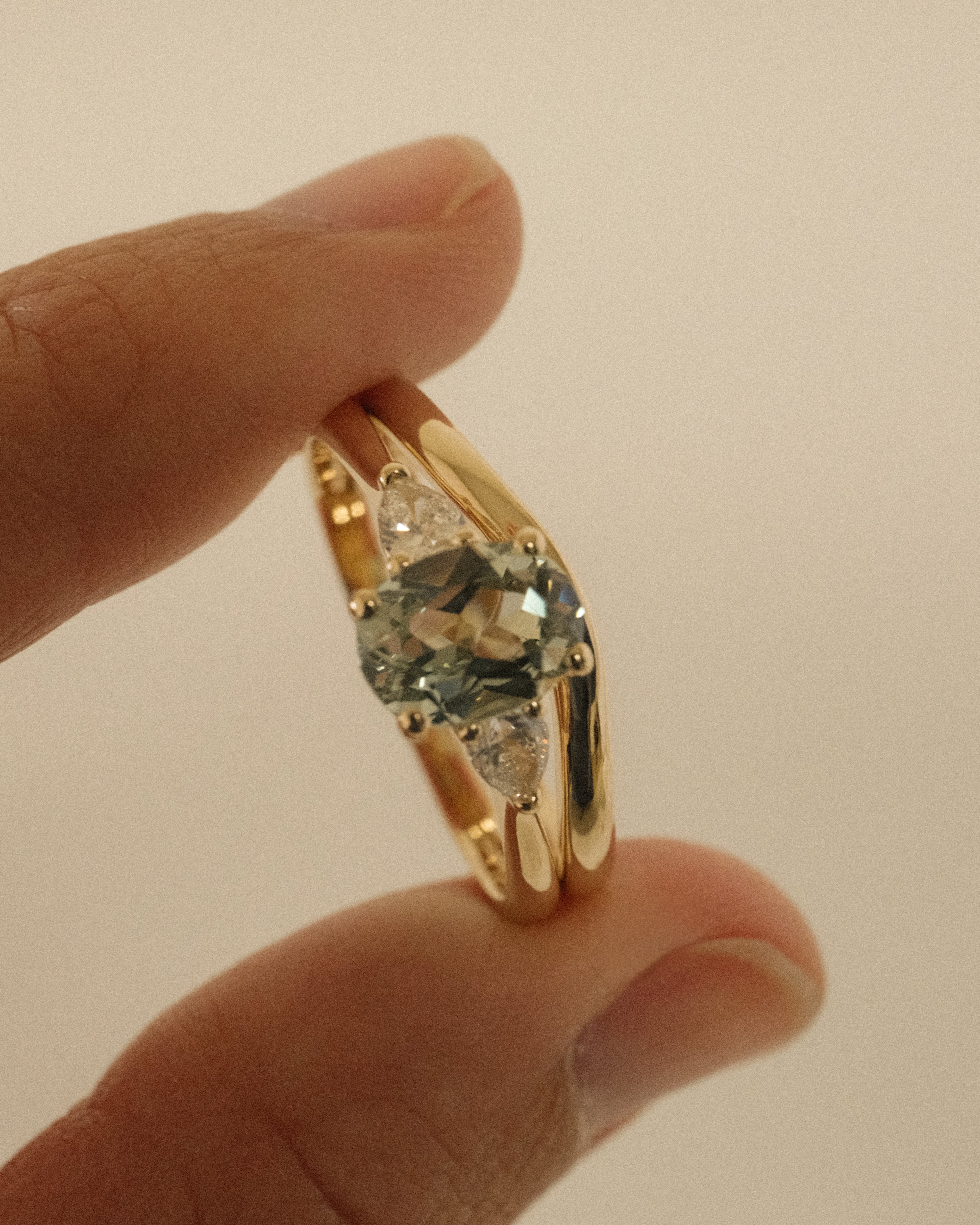 CRISTINE RING - 1.60ct OVAL GREEN SAPPHIRE