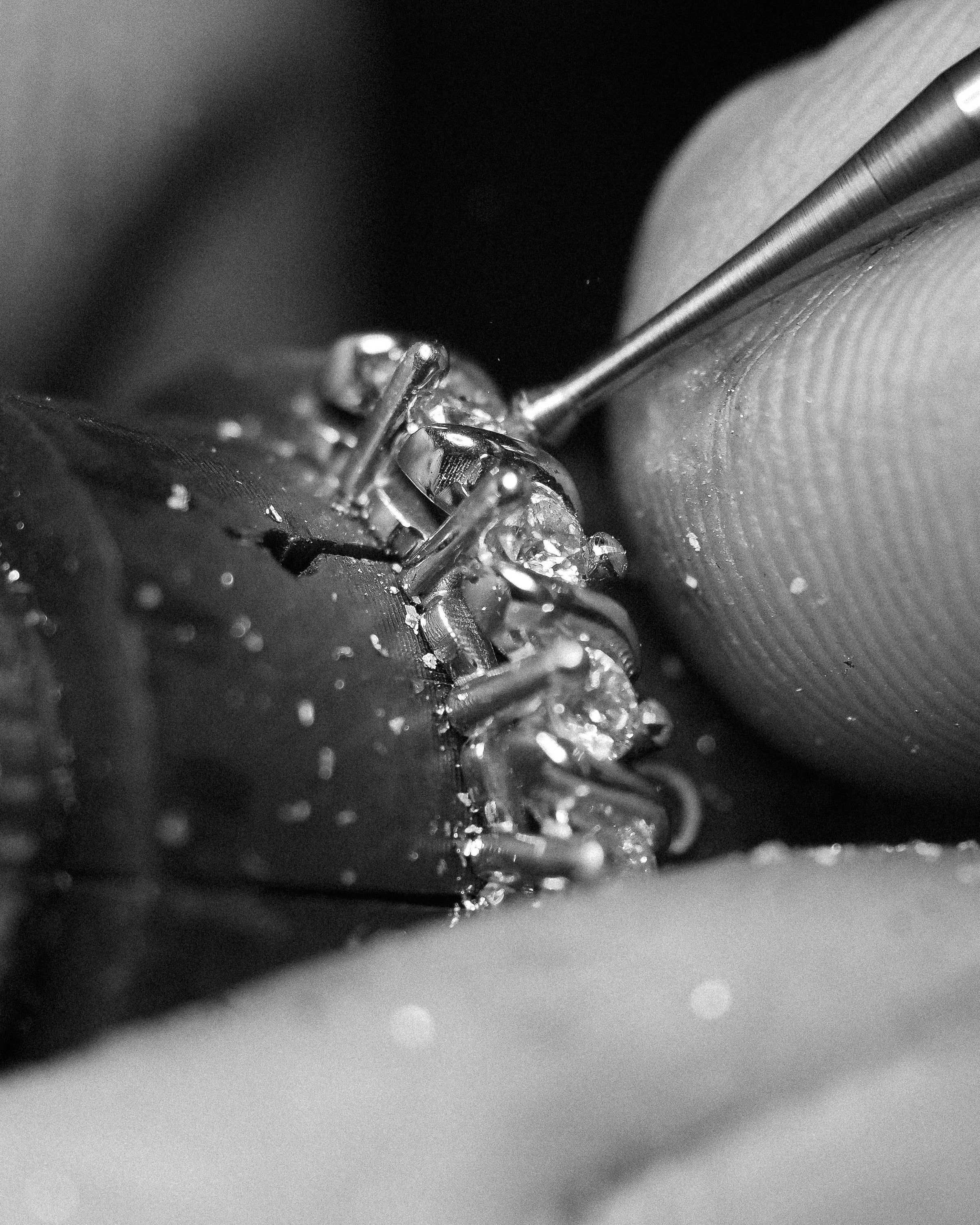 THE CARMEN II - CURVED RING