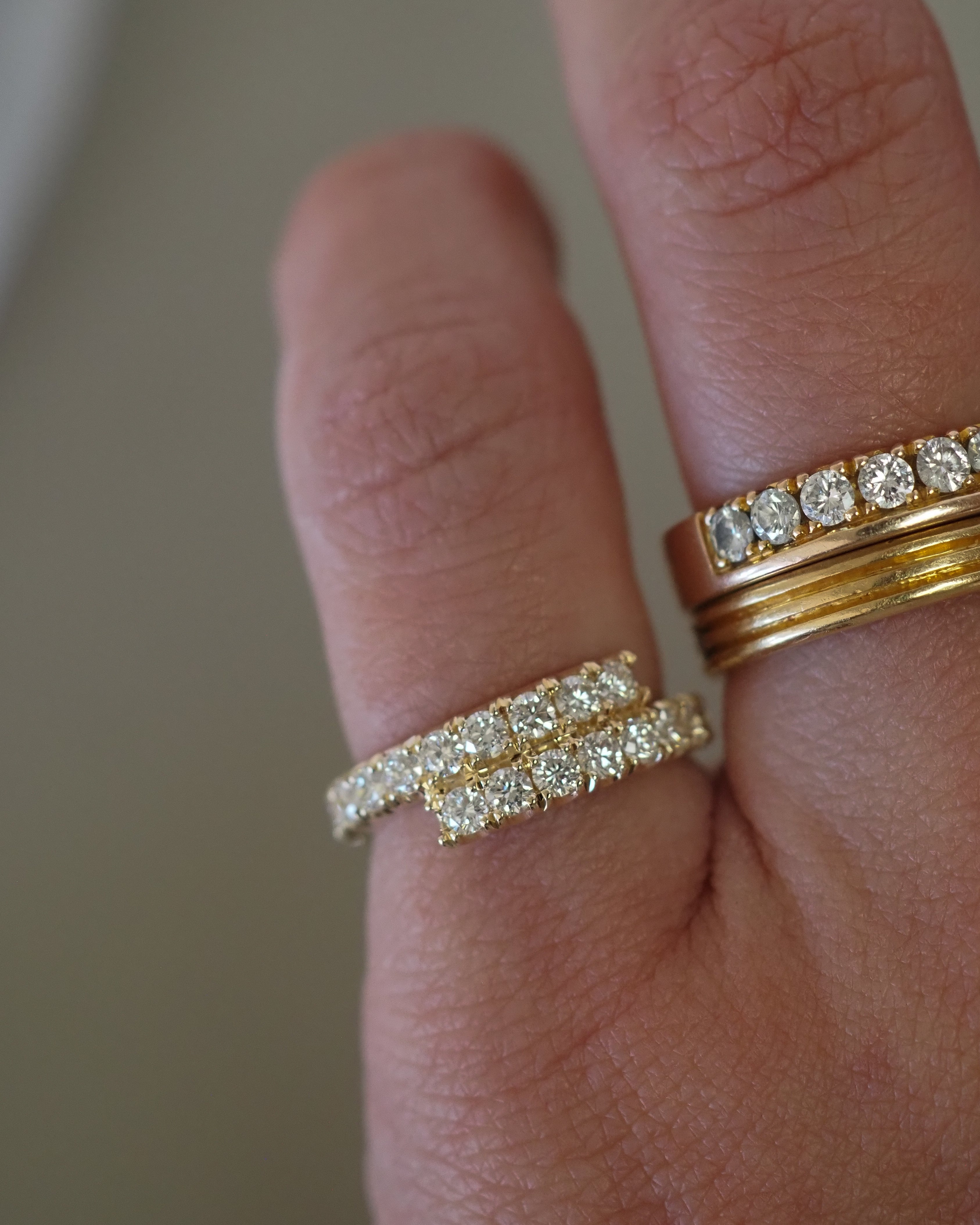 ZAIDA PINKY RING DIAMONDS