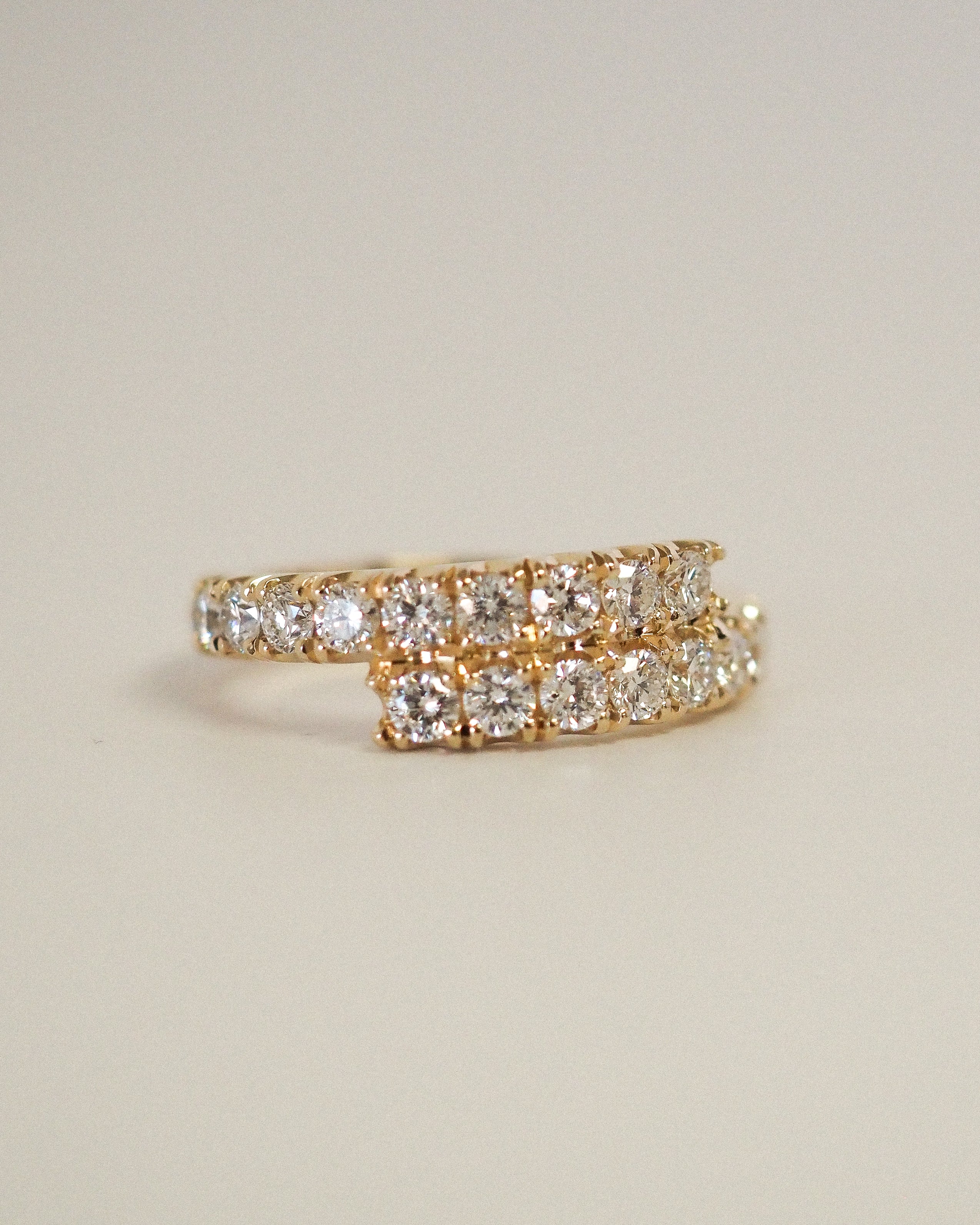 ZAIDA PINKY RING DIAMONDS