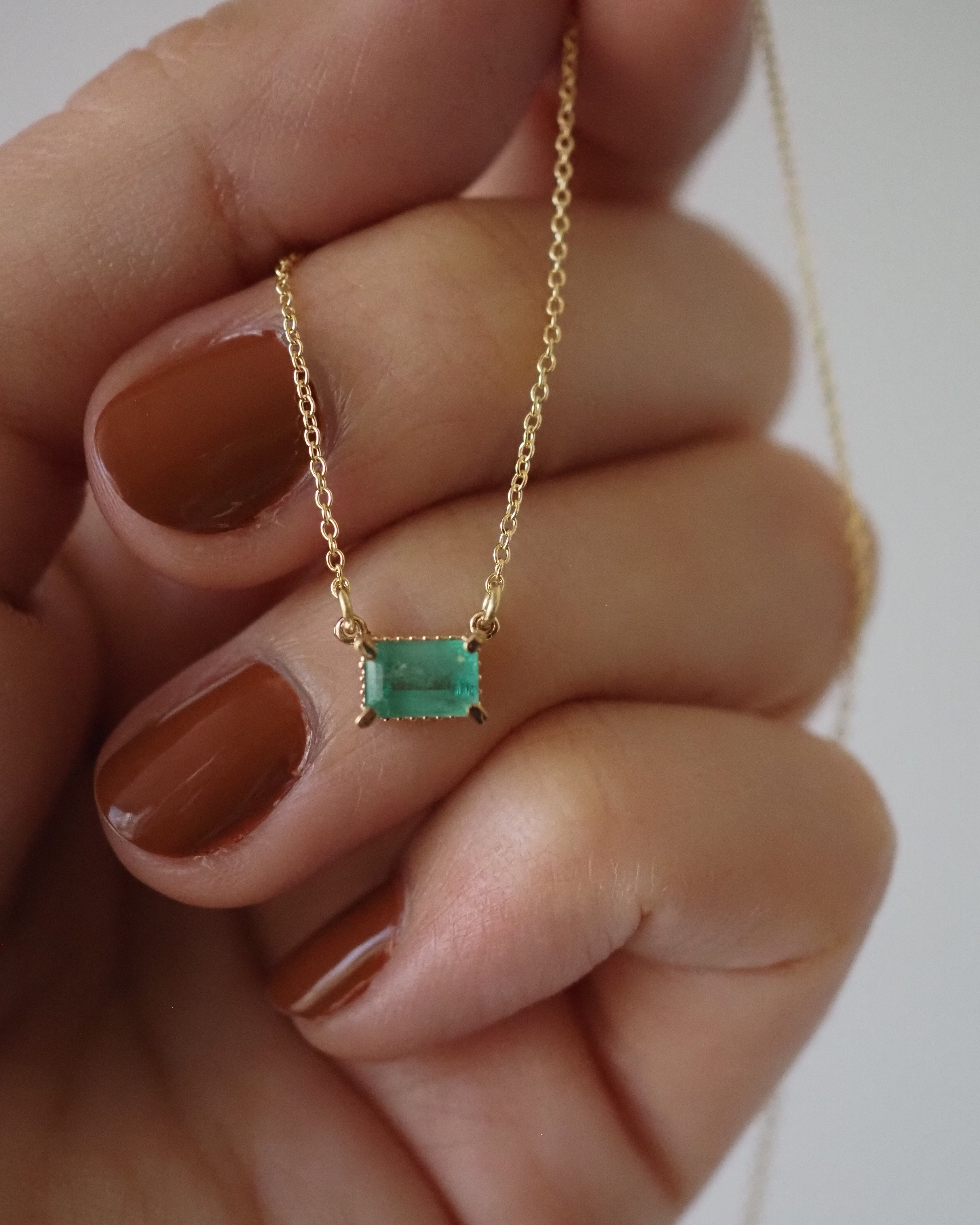 NOE NECKLACE - EMERALD