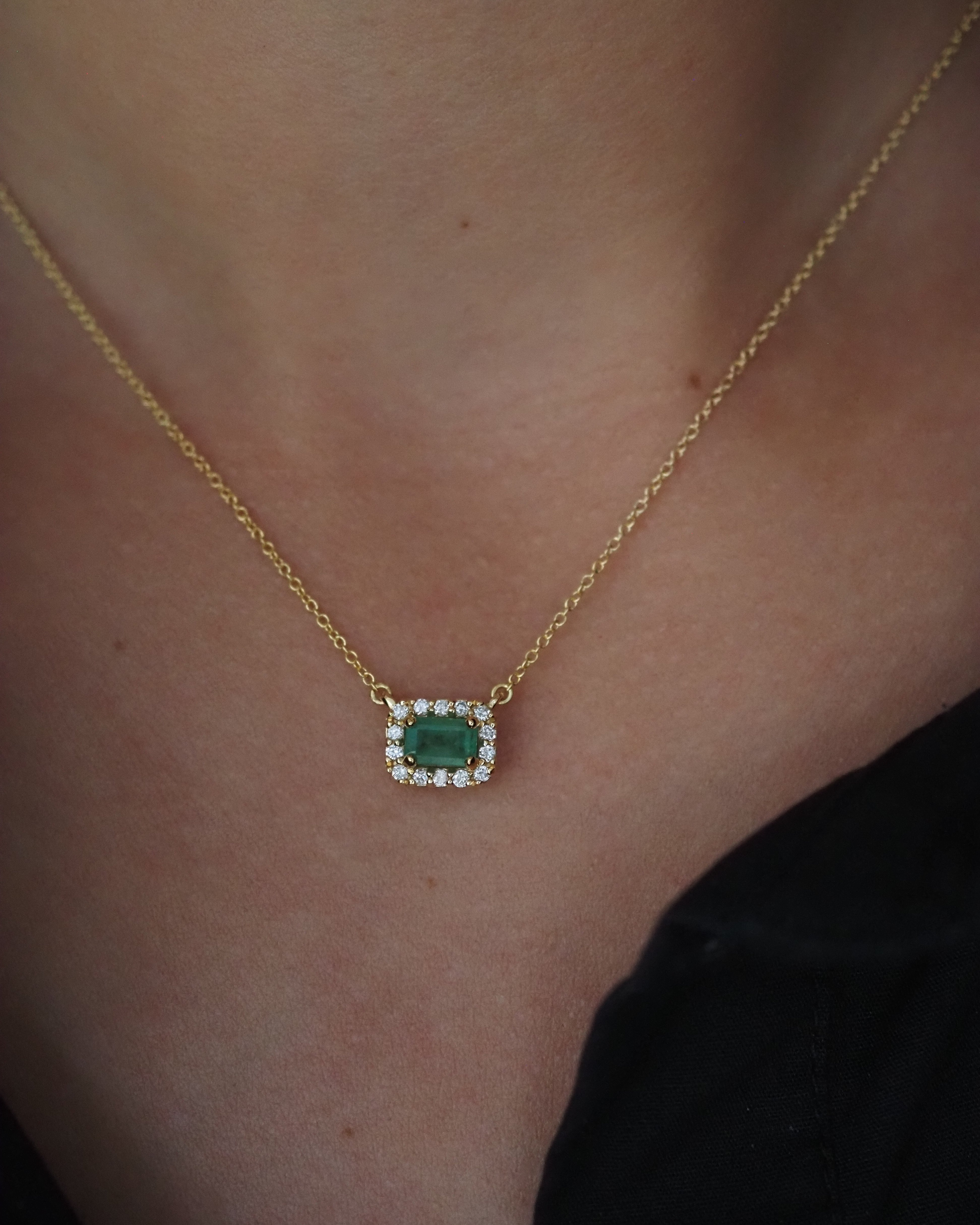 NAYA NECKLACE - EMERALD AND DIAMONDS