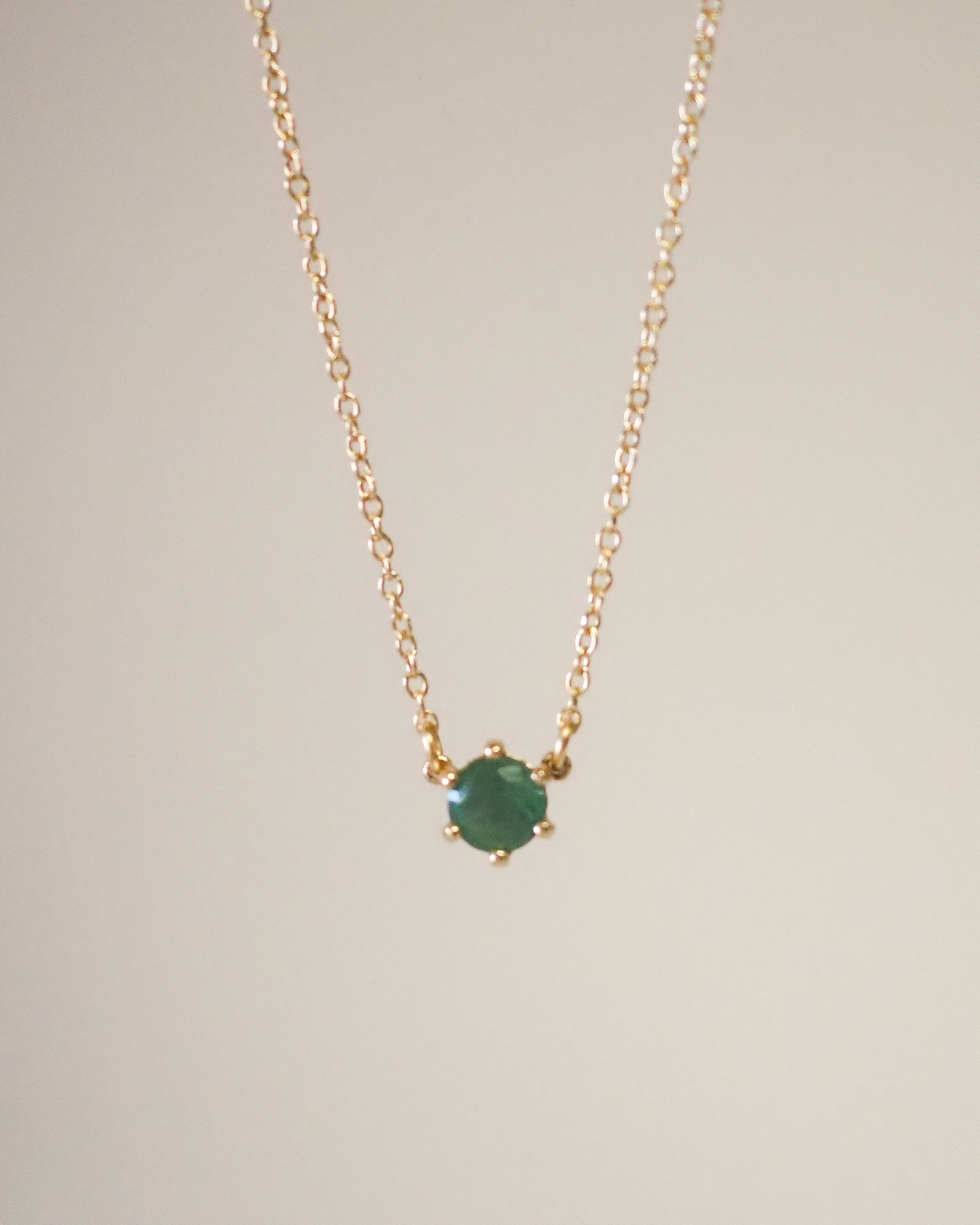 NUR NECKLACE - EMERALD