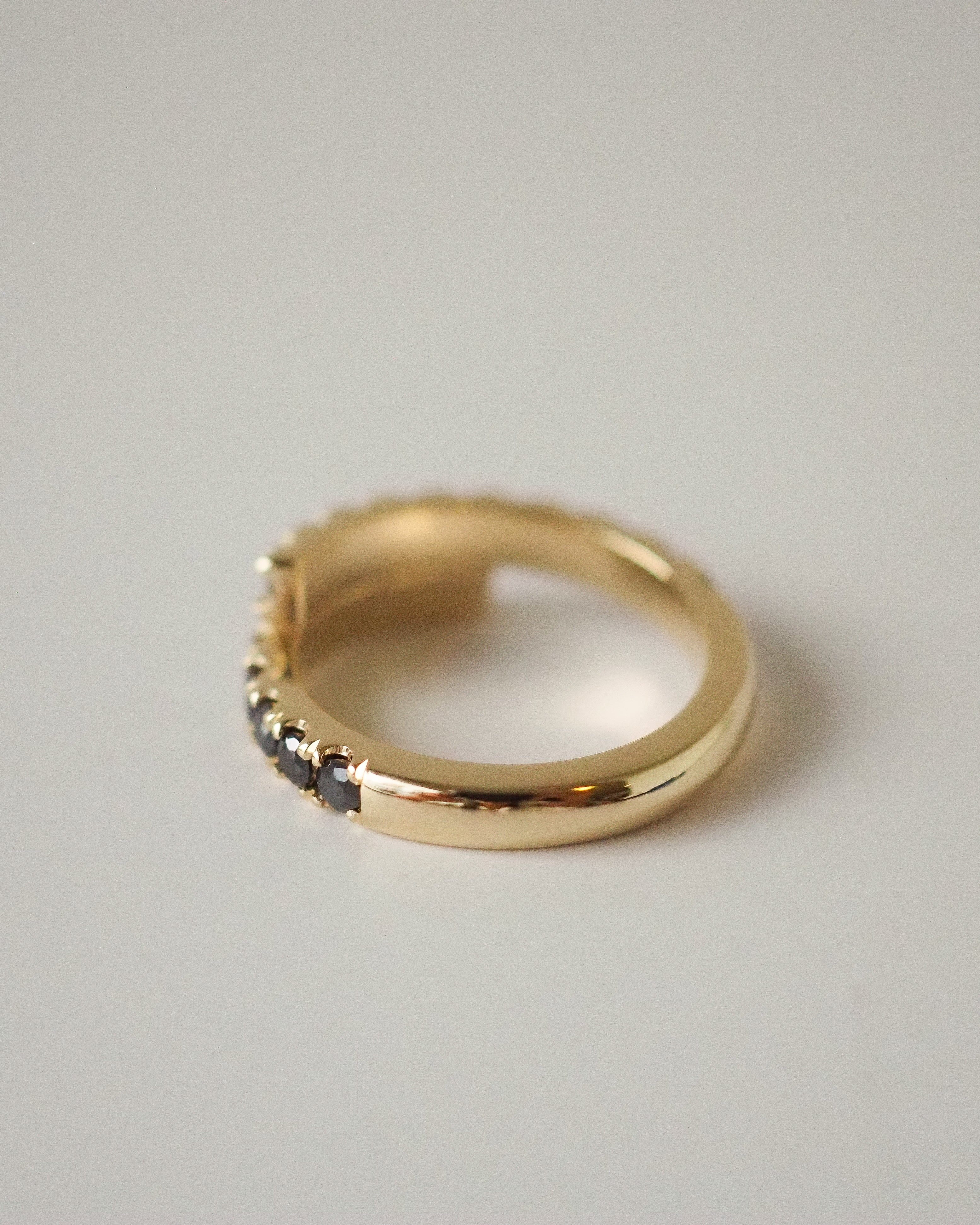 ZAIDA PINKY RING SALT AND PEPPER & BLACK