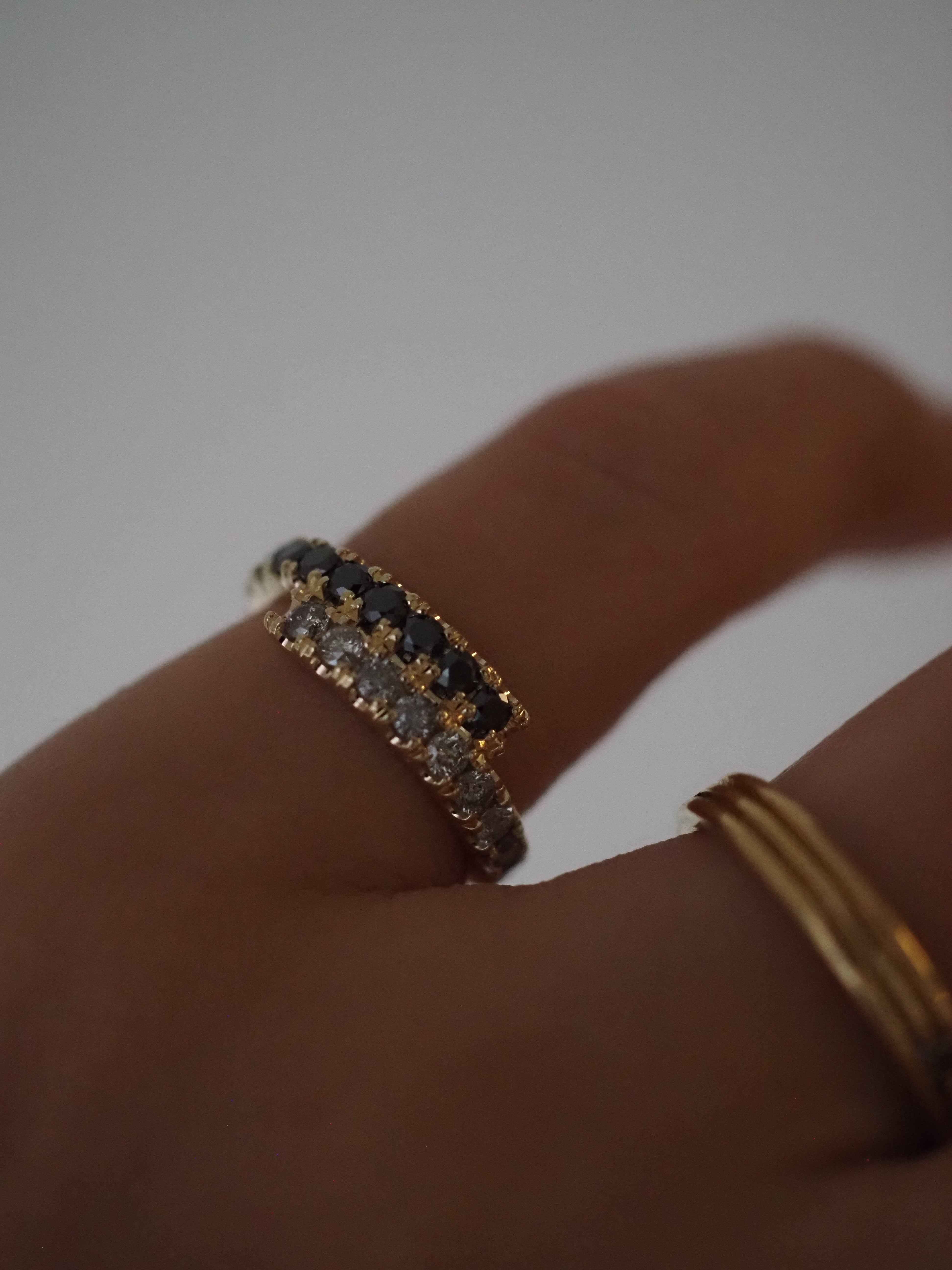 ZAIDA PINKY RING SALT AND PEPPER & BLACK