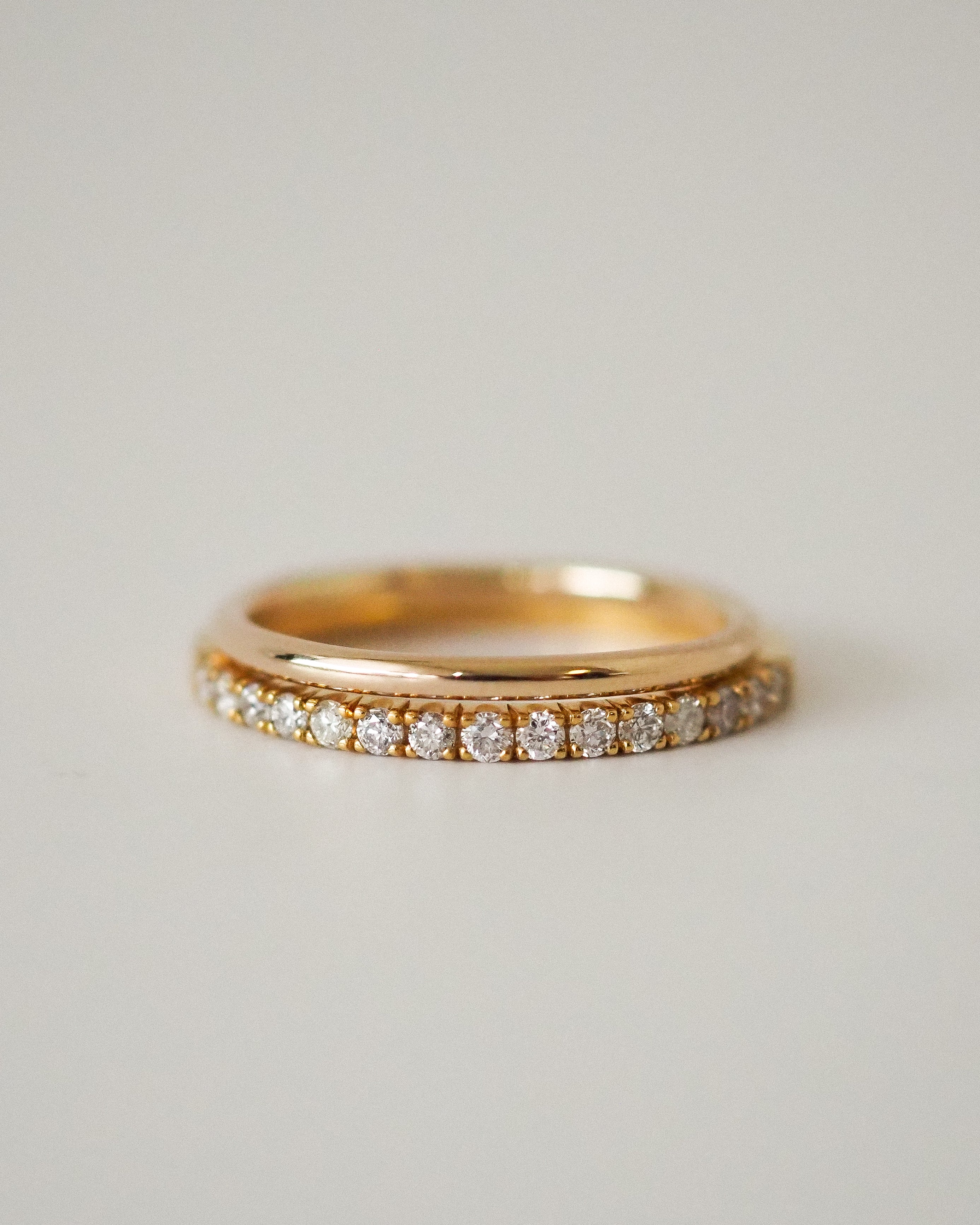 CLASSIC DIAMONDS RING - FRENCH SETTING
