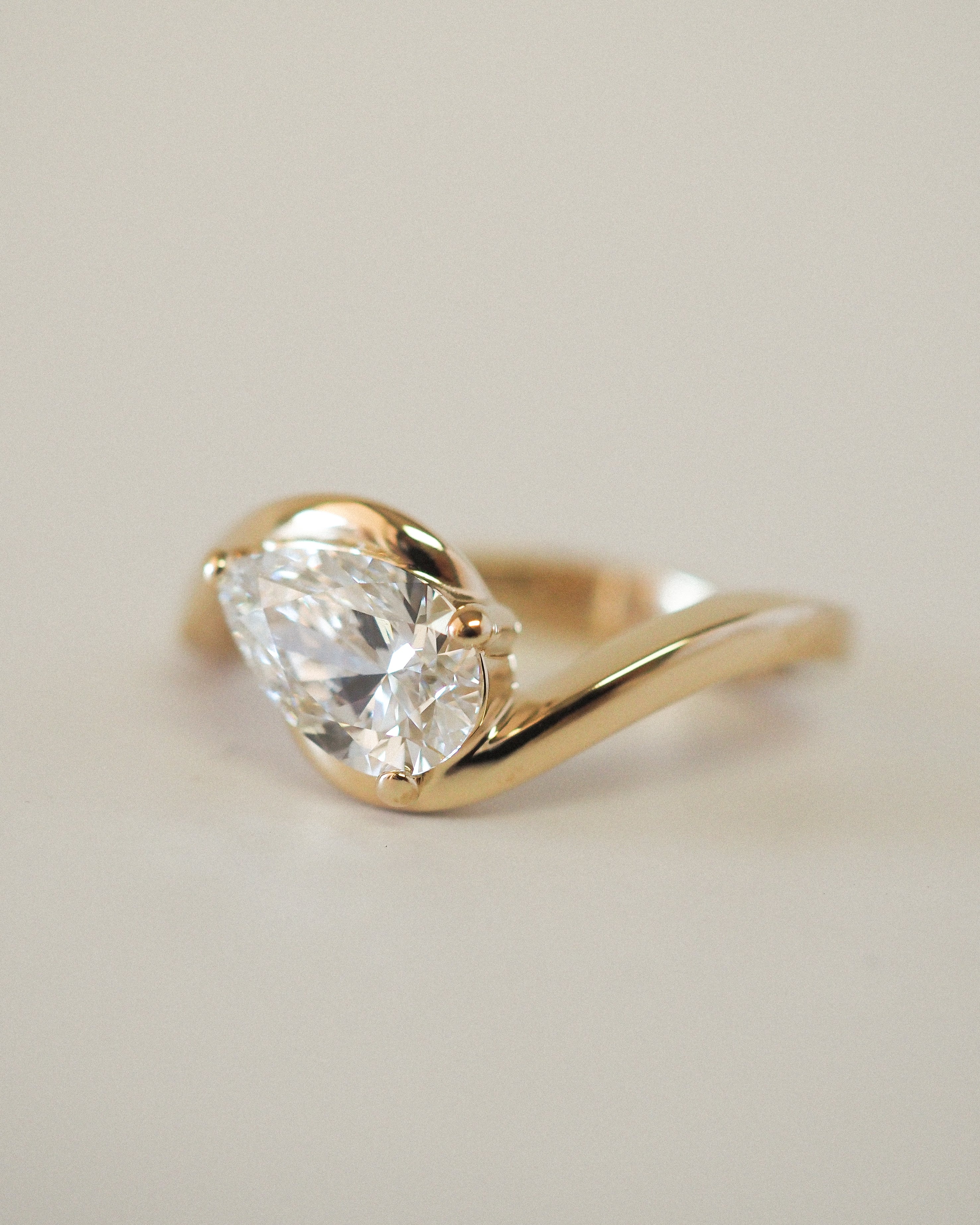 AVA RING